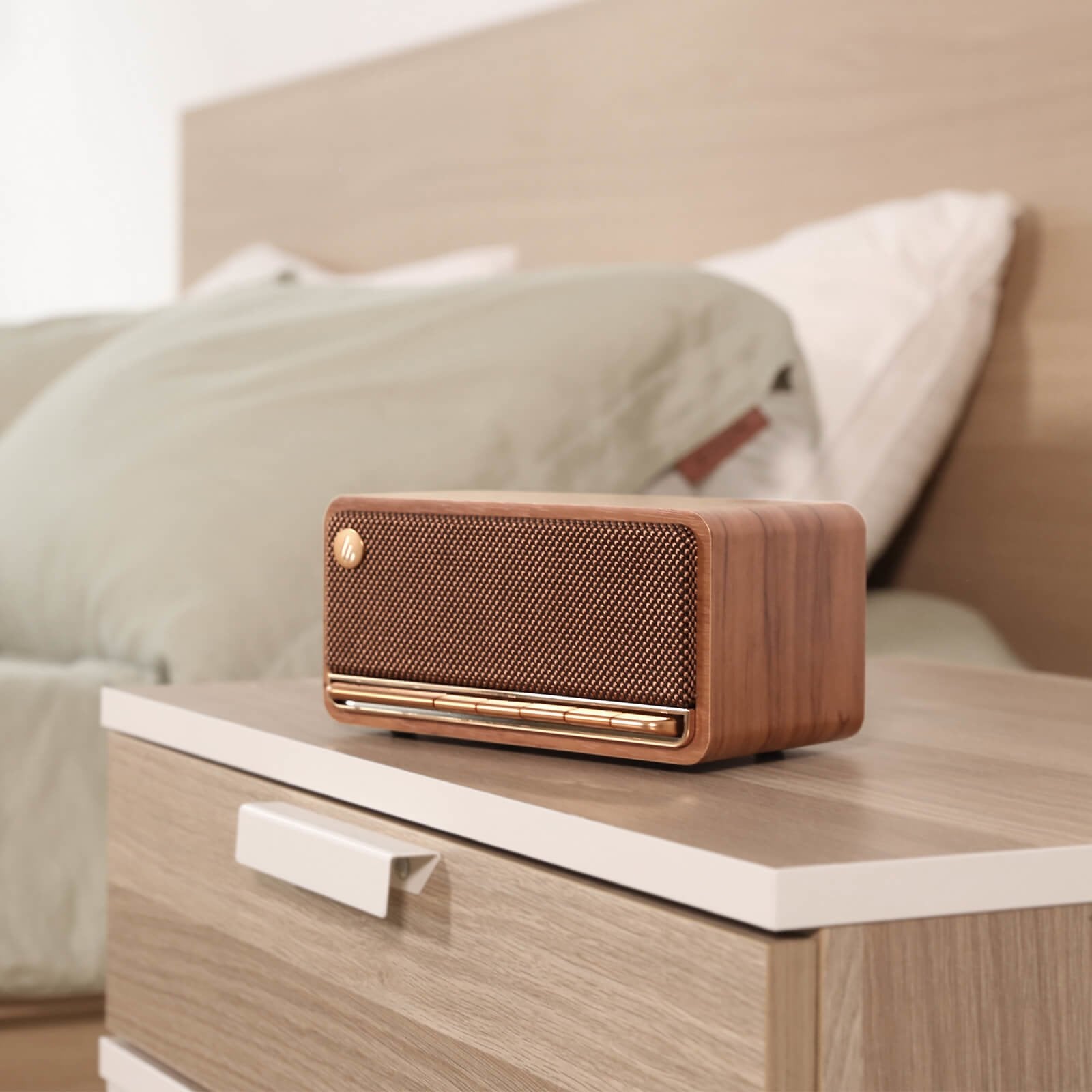 EAN 6923520269211 - Edifier MP230 altavoz portátil o de fiesta Bronce, Madera 20 W imagen 4