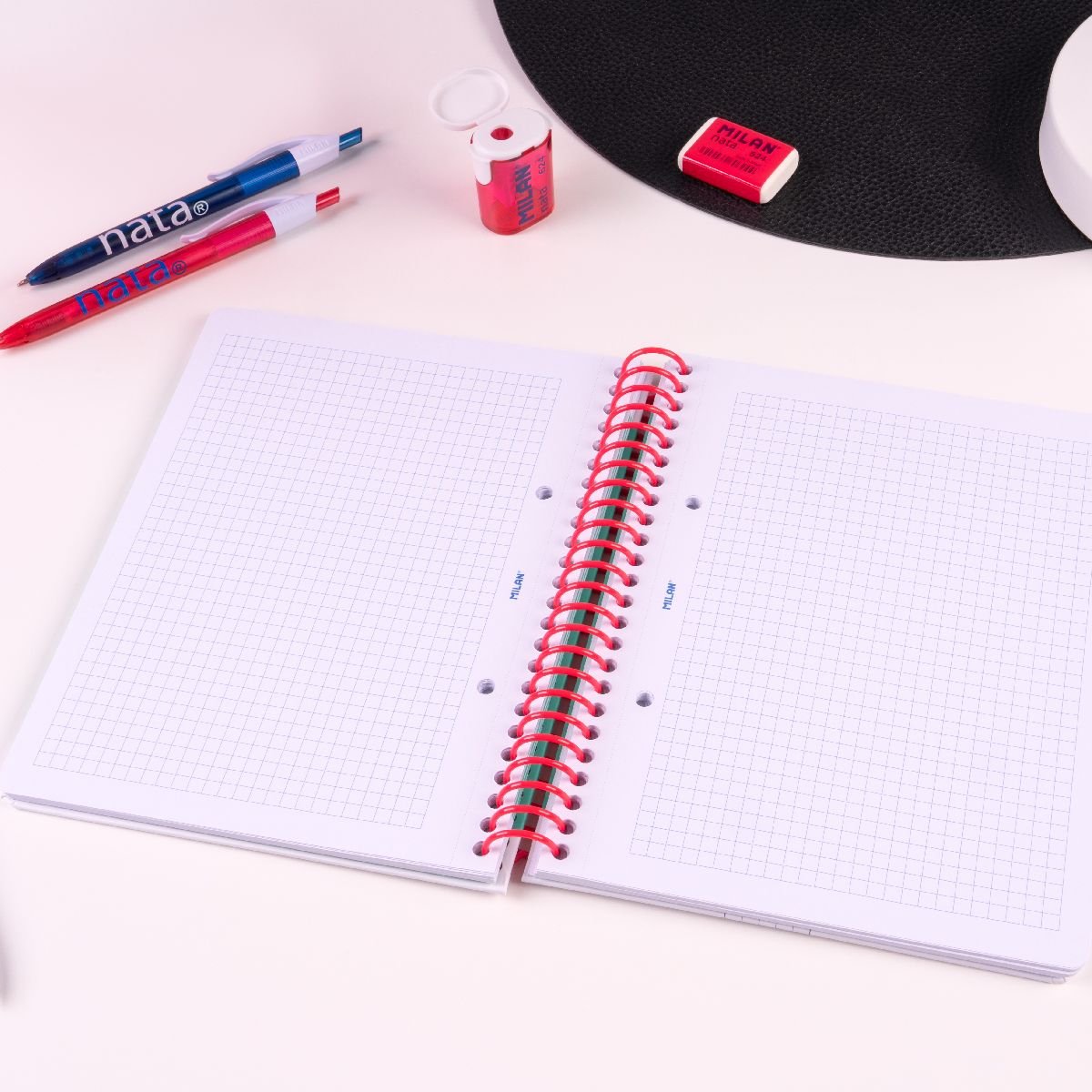 EAN 8411574109921 - Milan 57053E80GR cuaderno y block A5 80 hojas Verde, Blanco imagen 3