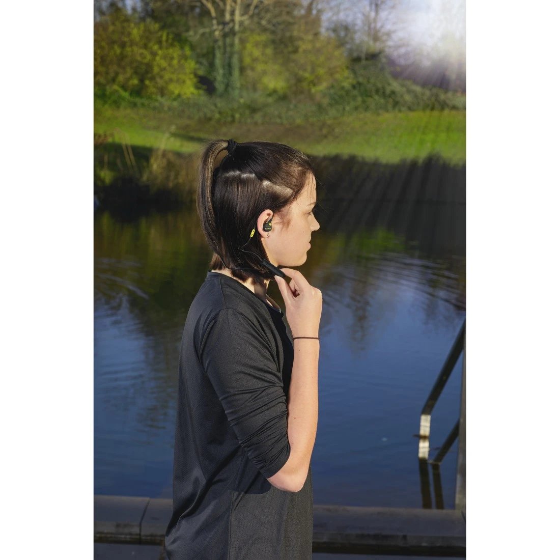 EAN 4047443516114 - Hama Freedom Athletics II Auriculares Inalámbrico gancho de oreja, Dentro de oído Llamadas/Música Bluetoo imagen 3