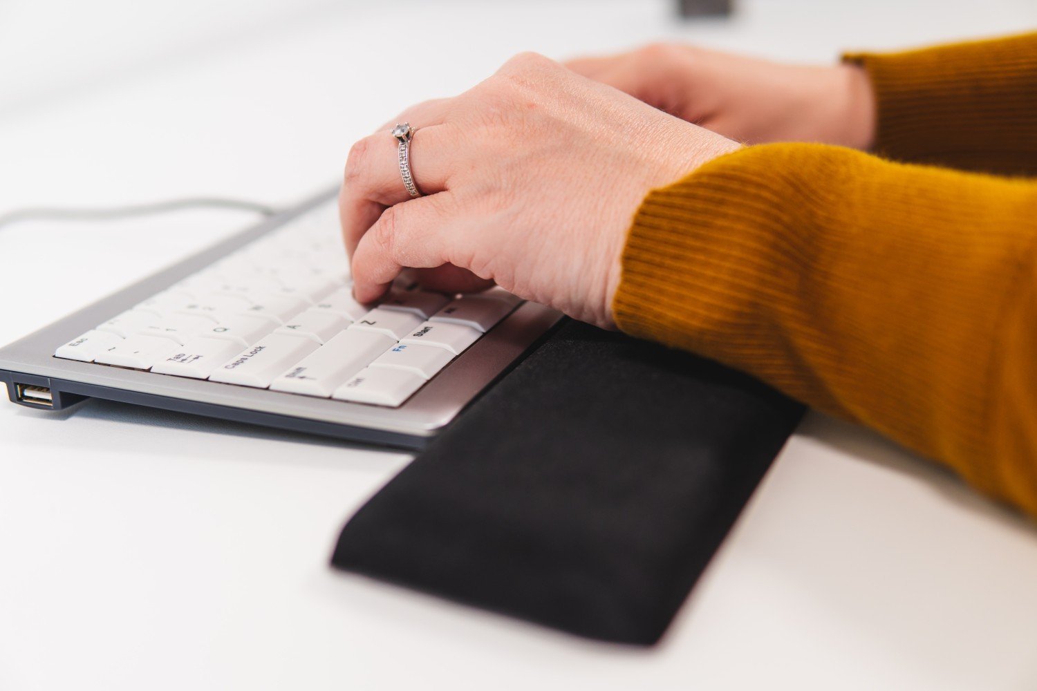 Bakkerelkhuizen Reposamuñecas Ergo Compacto Retail