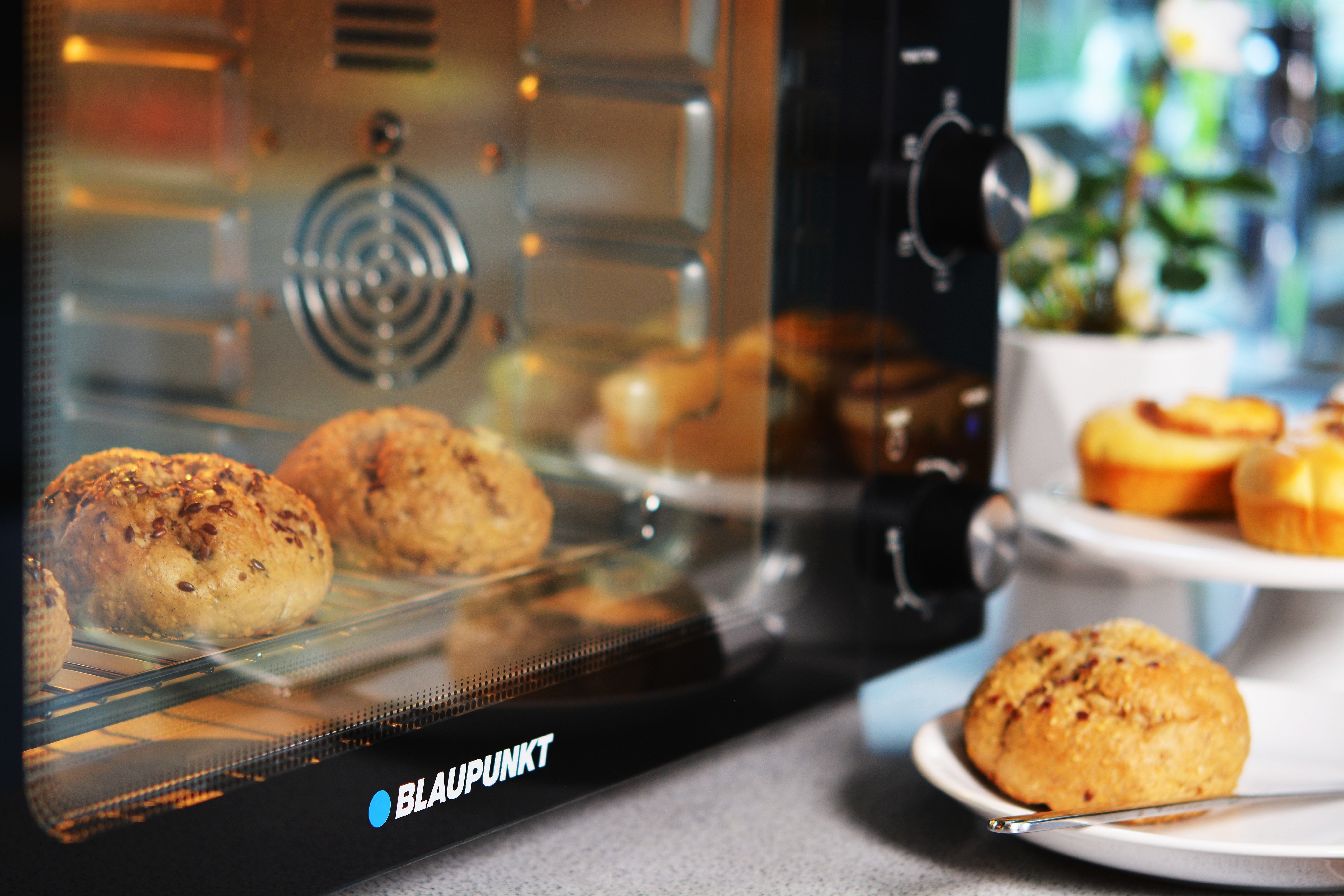 EAN 5901750503054 - Blaupunkt EOM601 horno Negro, Acero inoxidable imagen 4