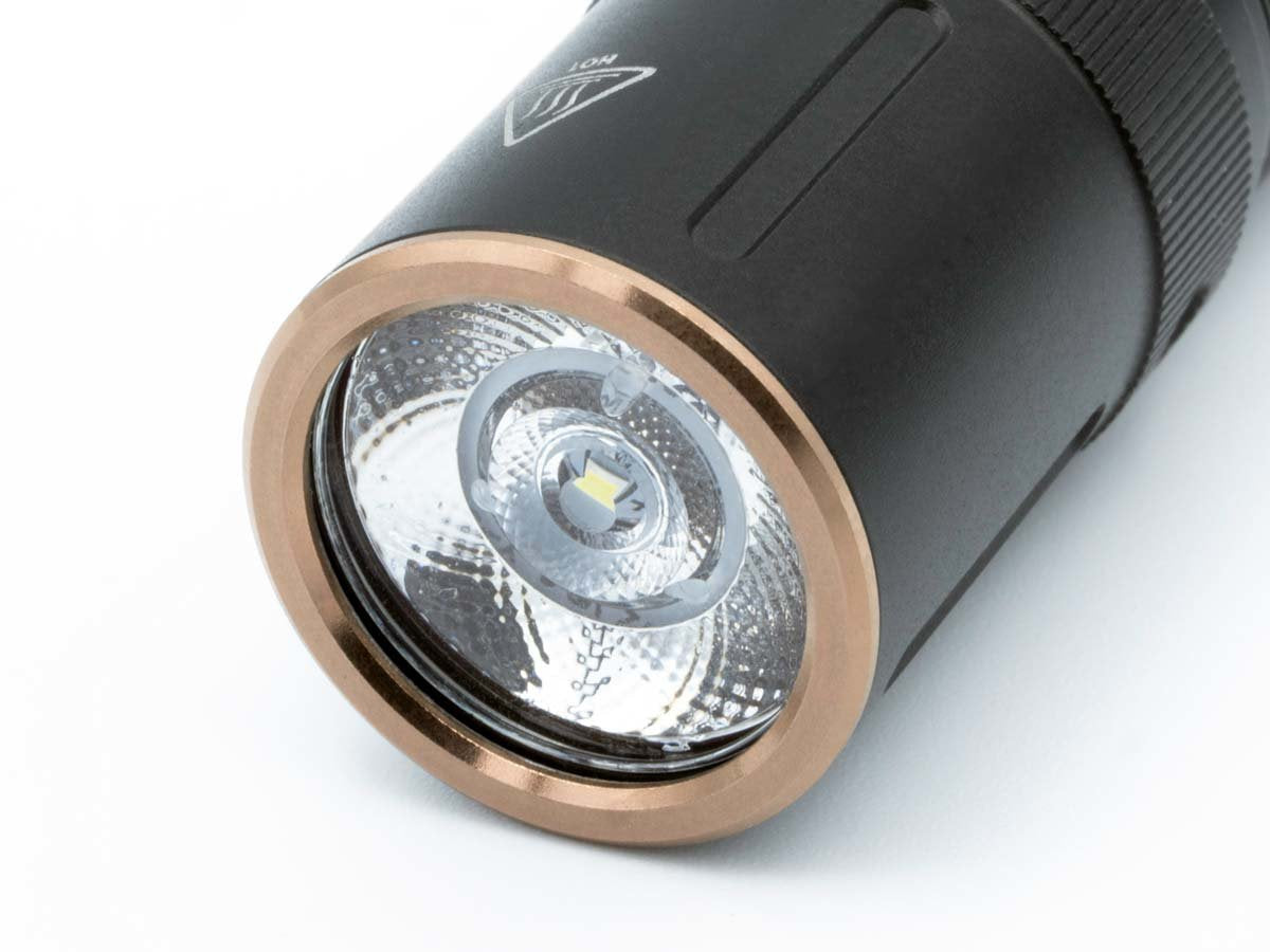 EAN 6942870307350 - Fenix E12 V2.0 linterna Negro Linterna de mano LED imagen 4