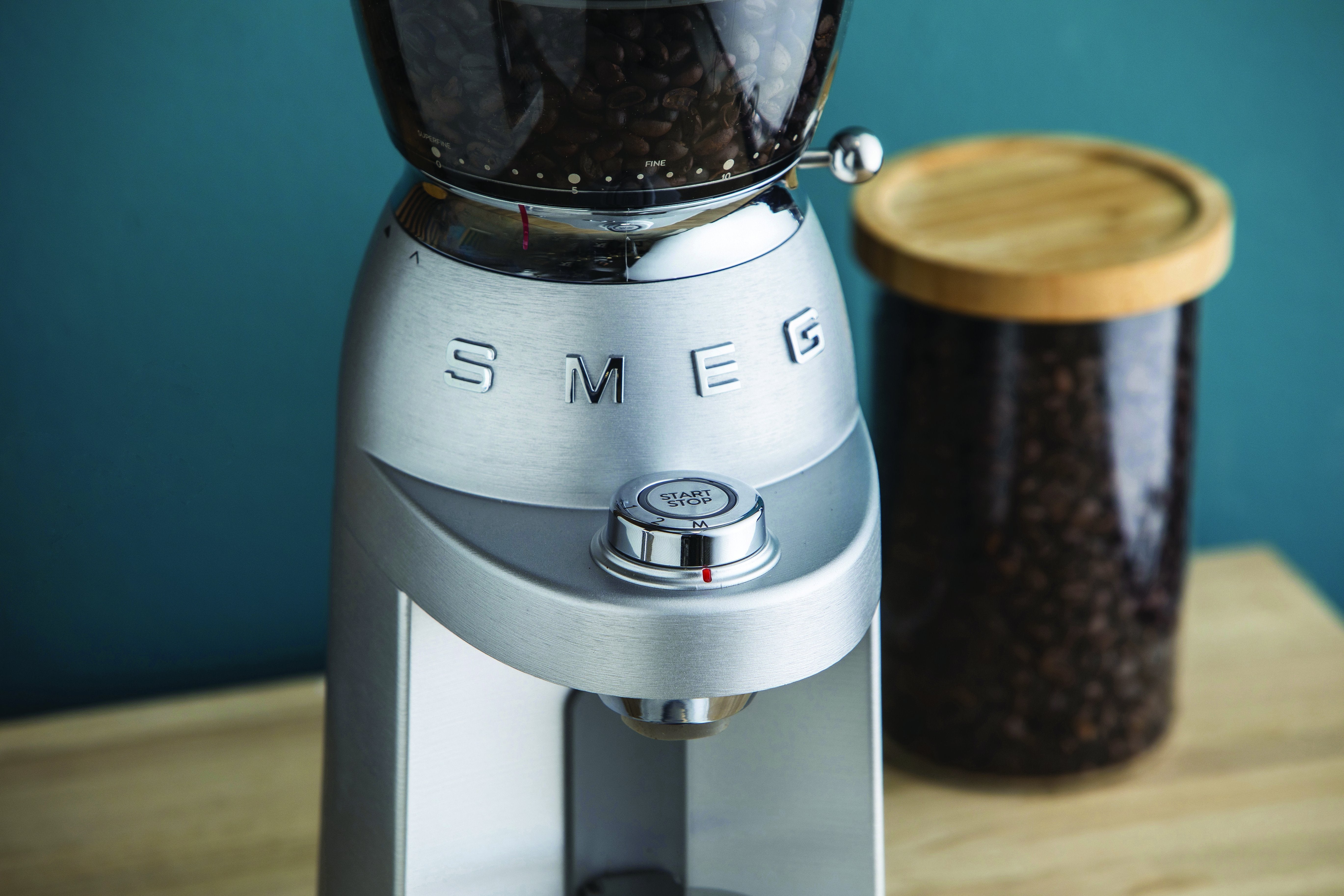 Smeg Cgf02sseu Kaffeemühle Inox Brossé