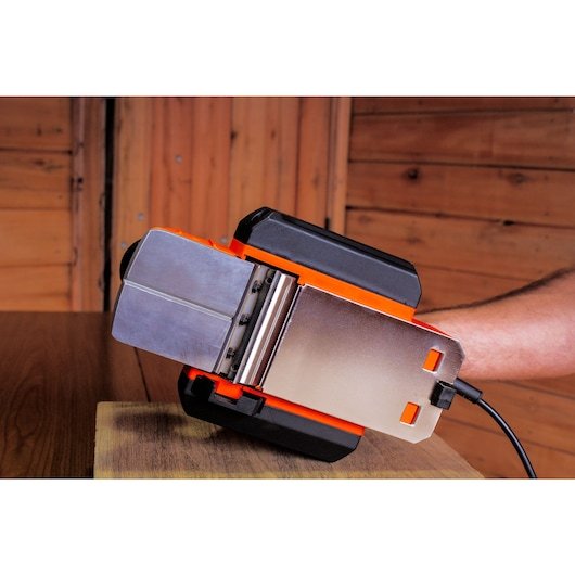 Cepillo Eléctrico 710w Bew712-Qs Black+Decker