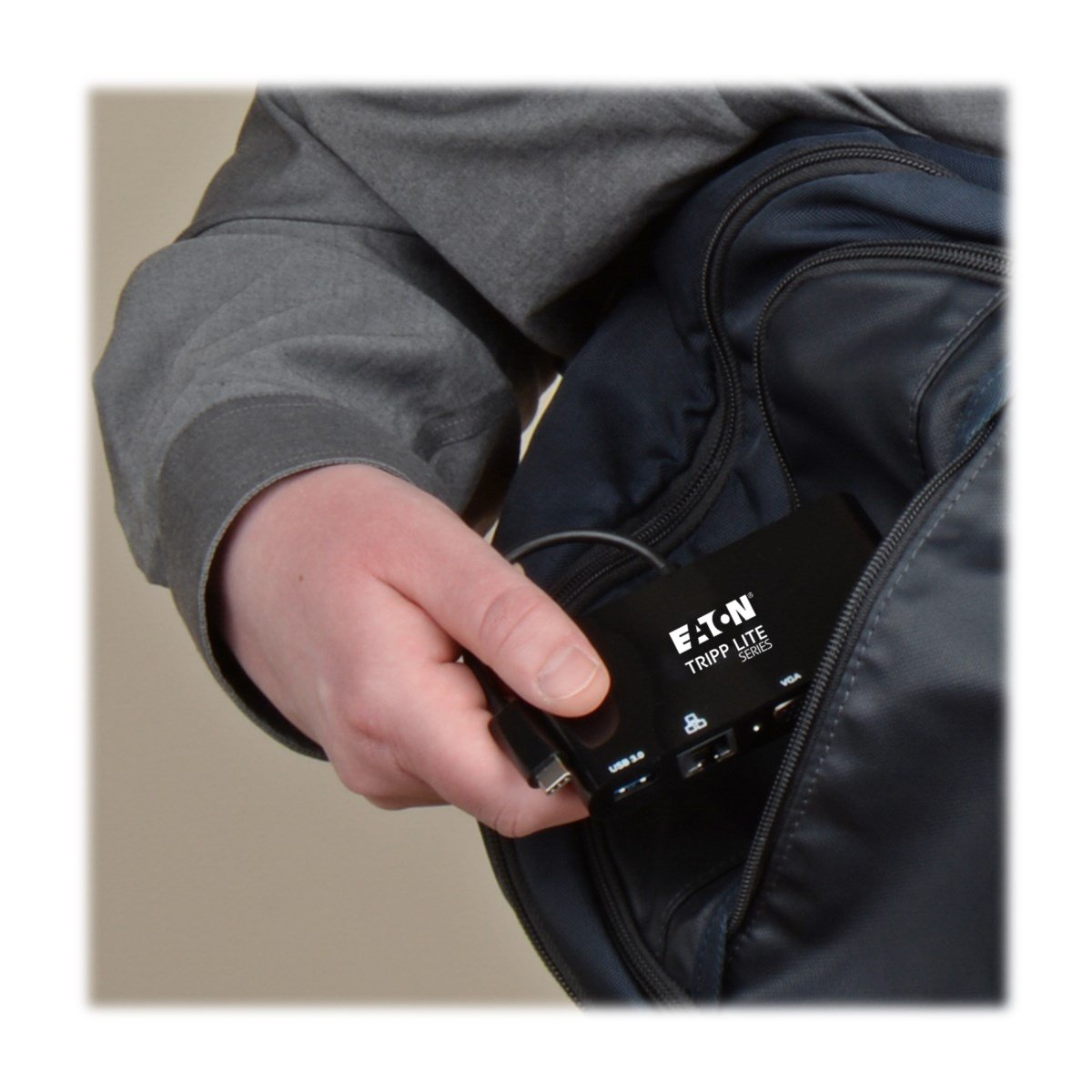 Tripp Lite U444-06n-Hv4gub Usb 3.1 Gen 1 Usb-C, 4k @30hz - Hdmi, Vga, Puerto De Hub Usb-A Y Gigabit Ethernet, Negro