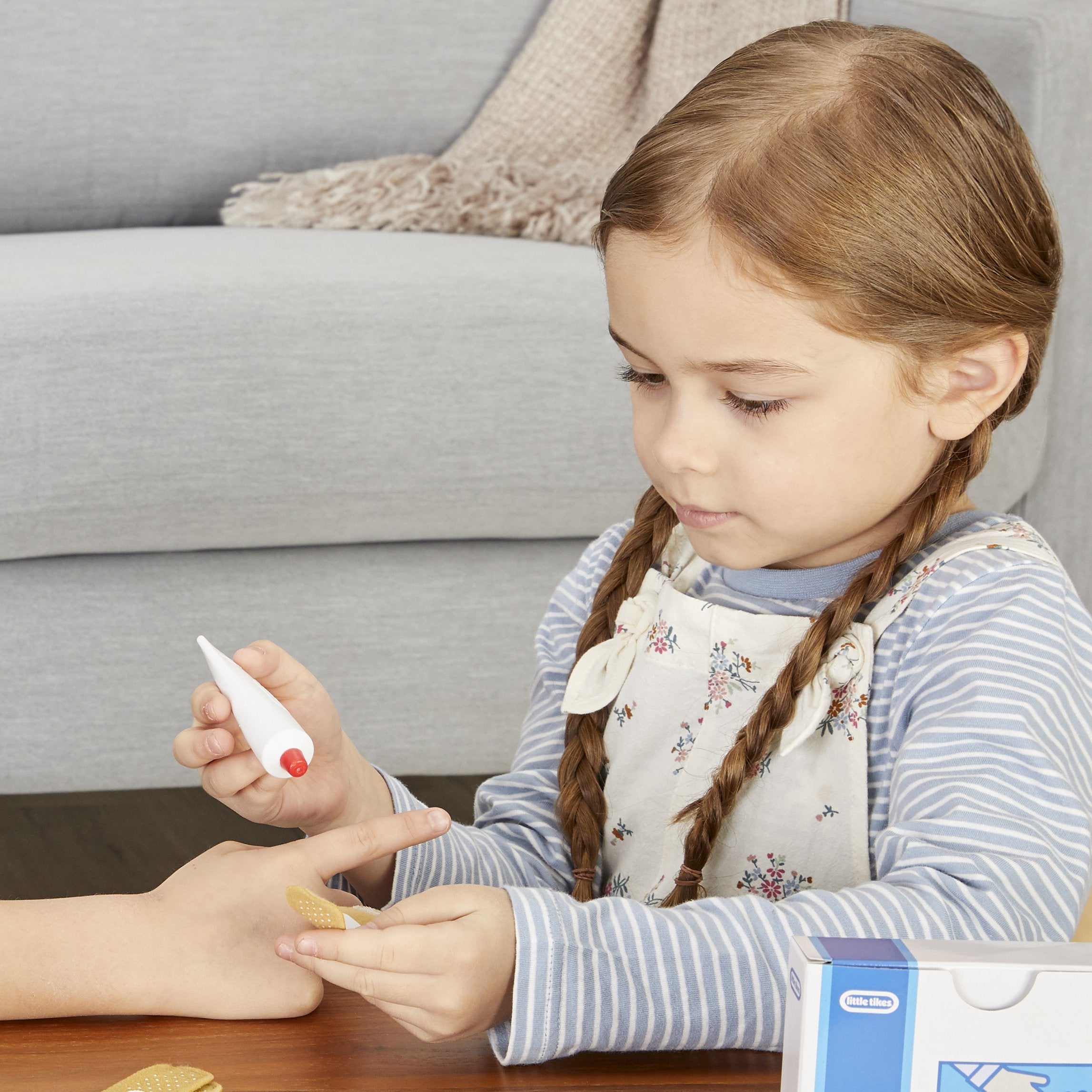 EAN 50743656156 - Little Tikes First Aid Kit imagen 18
