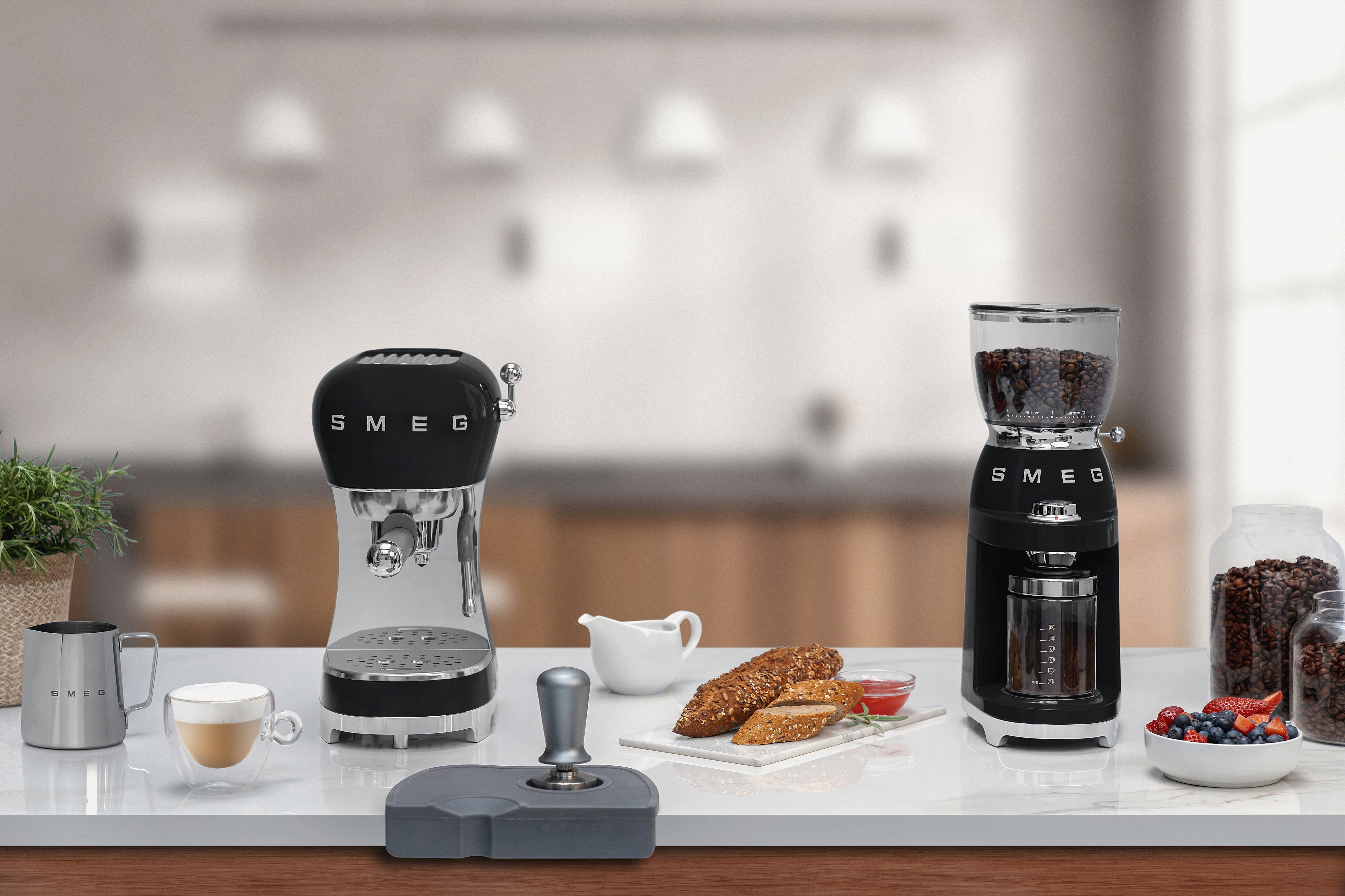 Smeg Espresso Machine (Ecf02bleu) Negro Negro