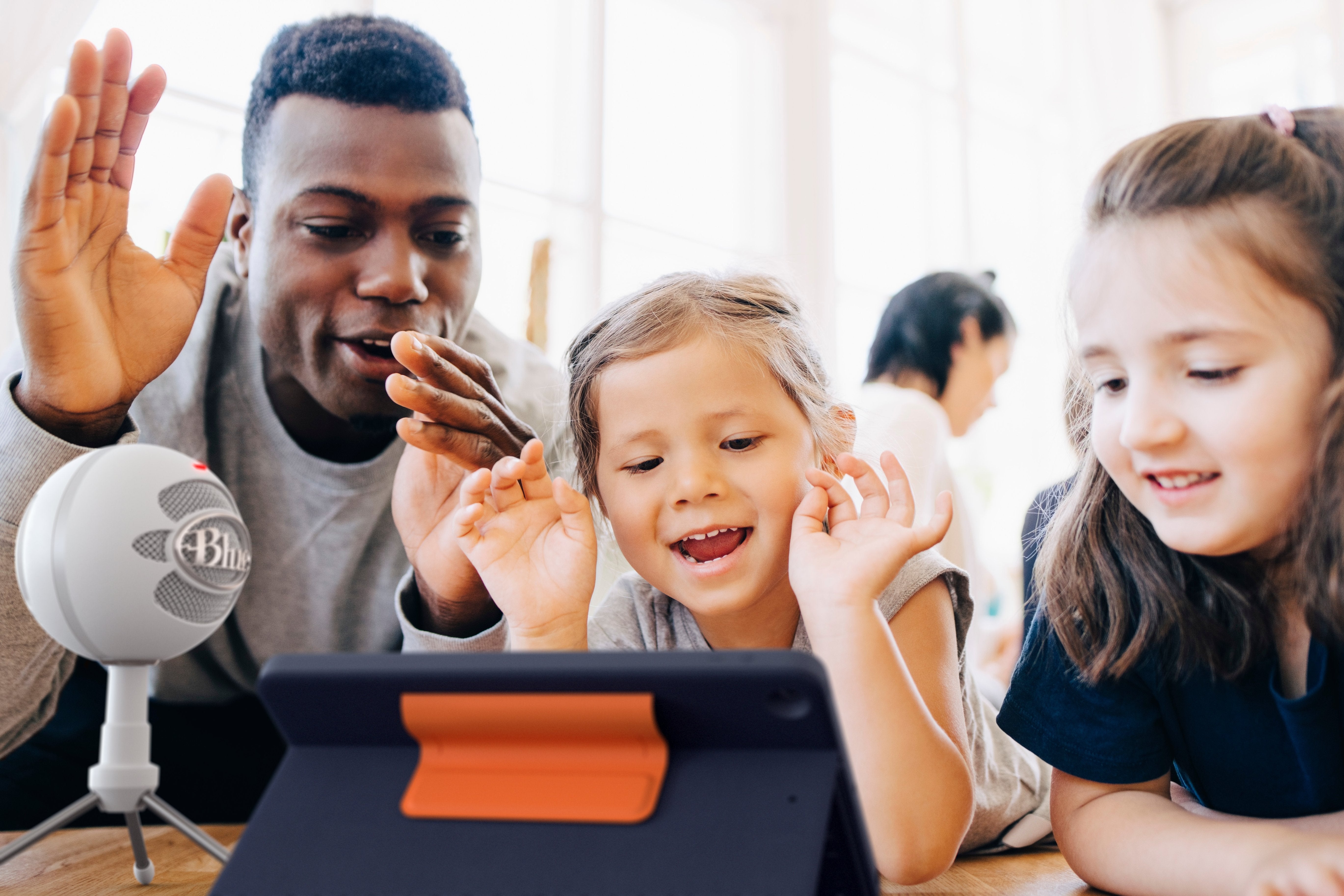 Logitech (Aleman) Rugged Folio Ipad 10.2 Azul Clásico