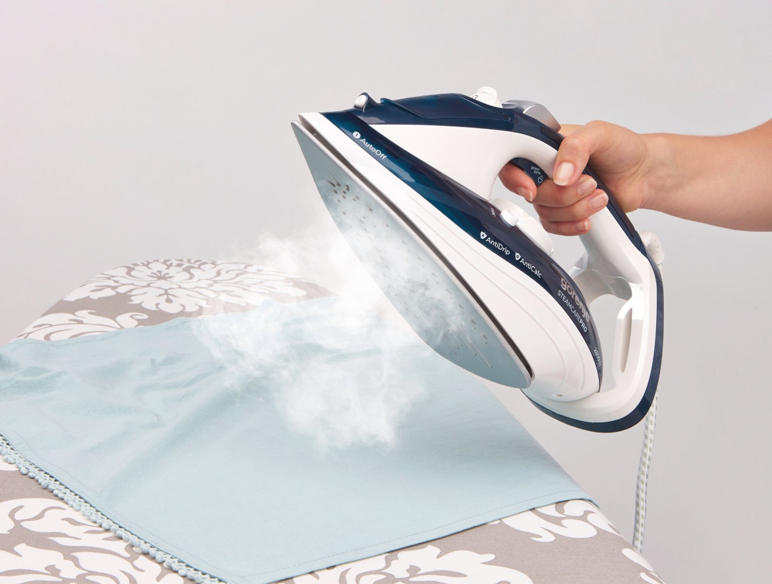 EAN 3838782404733 - Gorenje SIH2600BLC plancha Plancha a vapor Suela de cerámica 2600 W Azul imagen 4