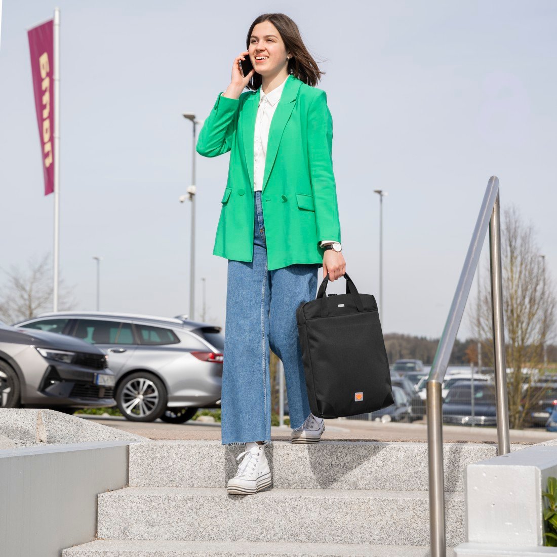 EAN 4047443527158 - Hama 00227052 maletines para portátil 41,1 cm (16.2") Mochila Negro imagen 5