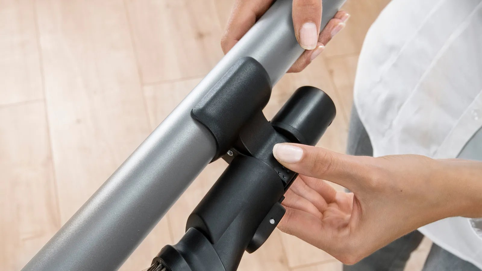 EAN 4242005366903 - Bosch BSS715CARP aspiradora de pie y escoba eléctrica Aspiradora escoba 2 en 1 Batería Secar Sin bolsa 0, imagen 17