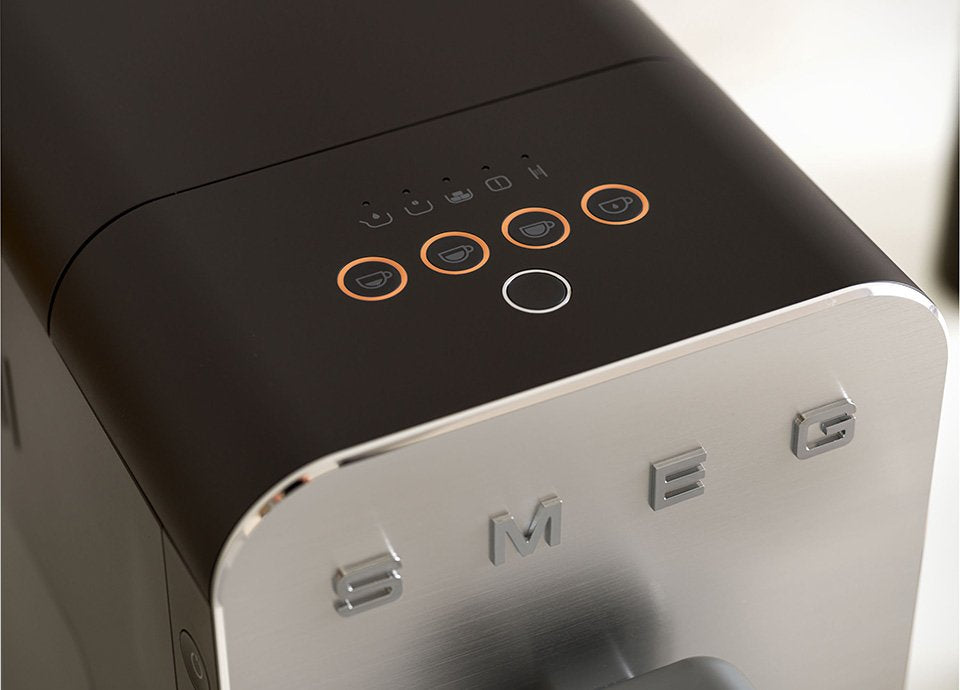 EAN 8017709334734 - Smeg BCC11BLMEU cafetera eléctrica Totalmente automática Máquina espresso 1,4 L imagen 27