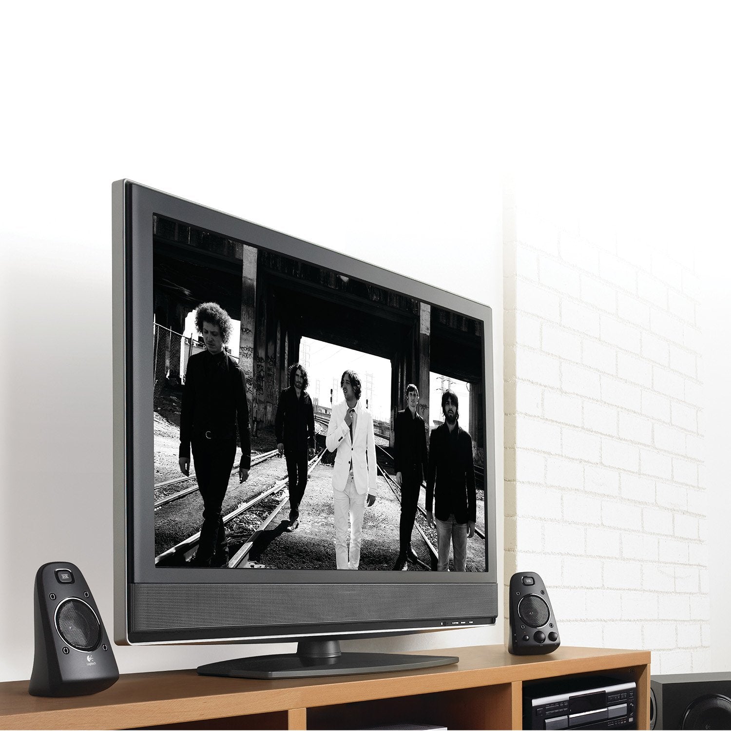 EAN 5099206024823 - Logitech 980-000403 conjunto de altavoces 200 W Universal Negro 2.1 canales 35 W imagen 11