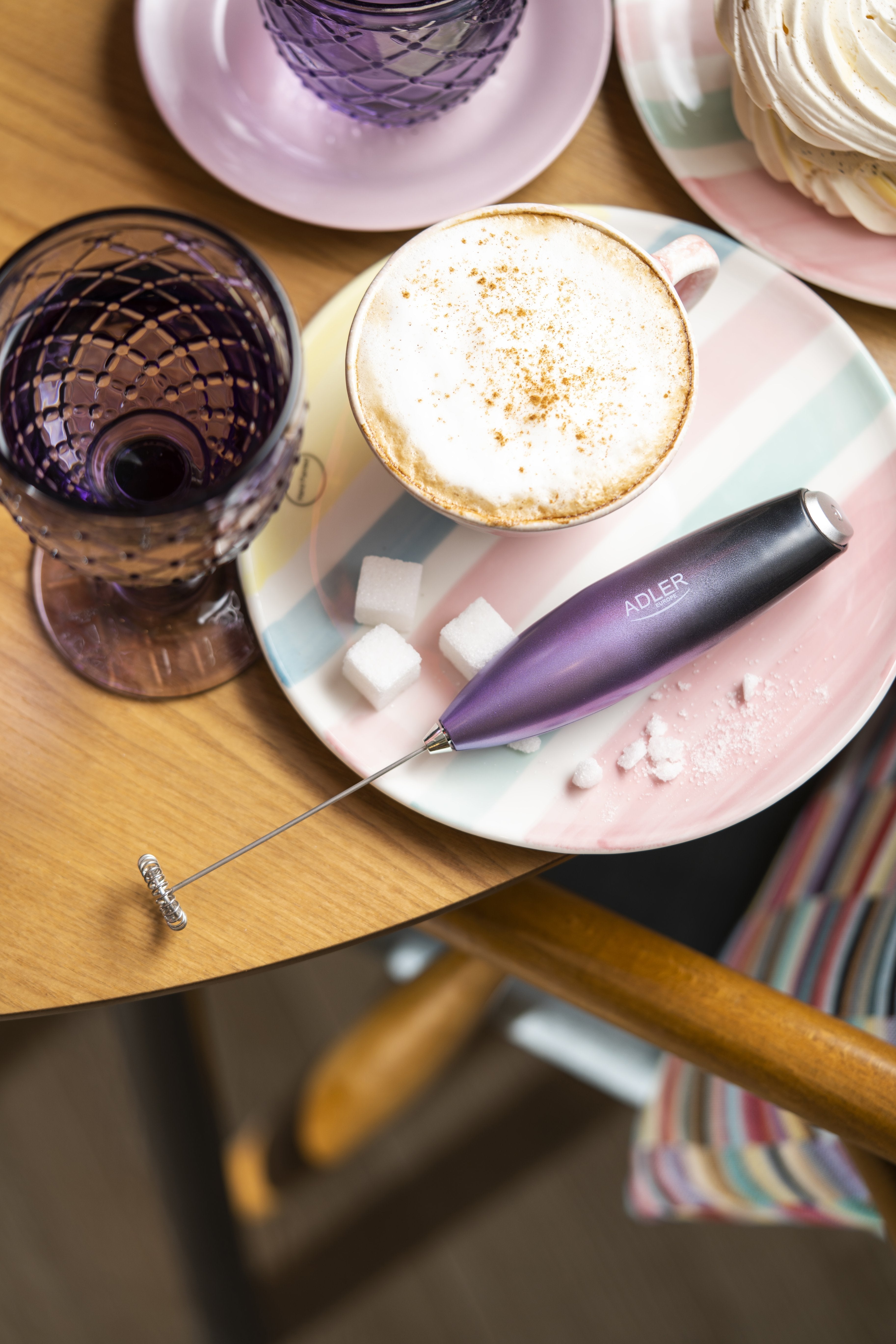 Adler Ad 4499 Espumador De Leche Con Soporte Negro Morado