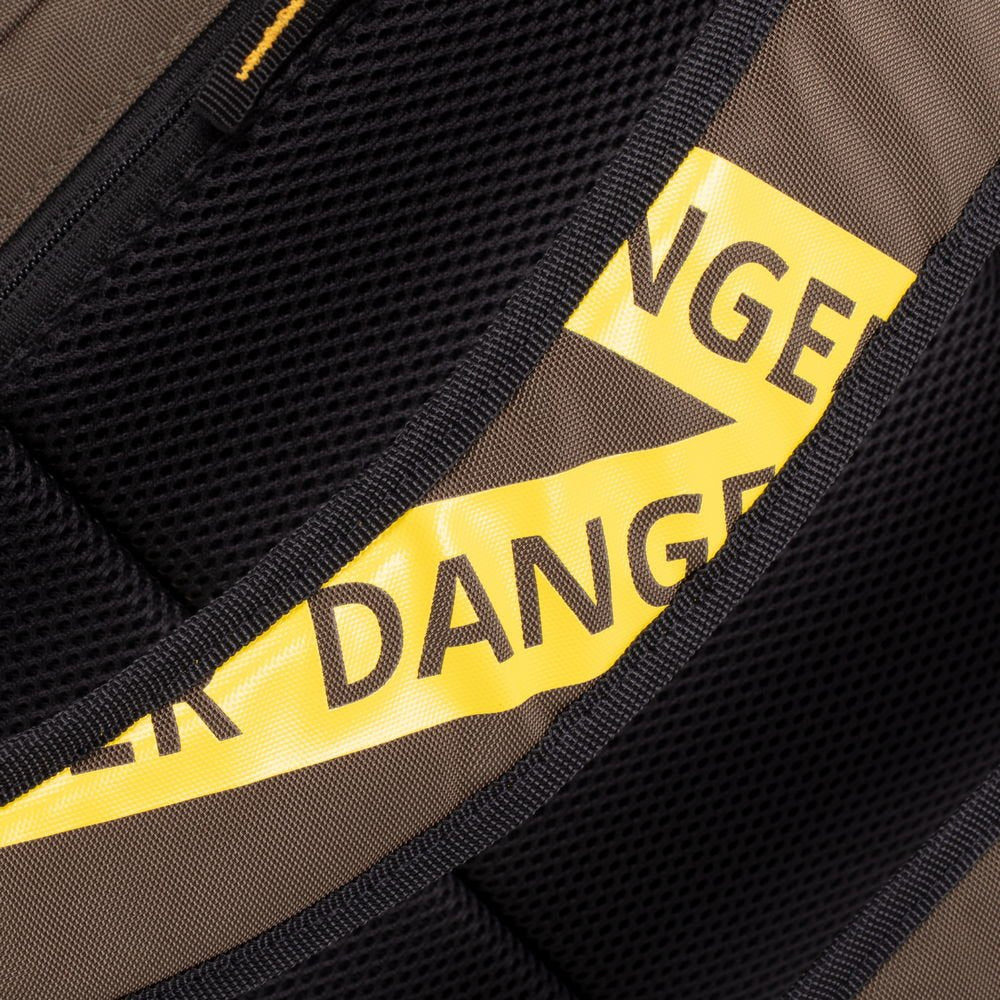 EAN 4260709010489 - Rivacase Erebus 39,6 cm (15.6") Mochila Caqui, Amarillo imagen 10