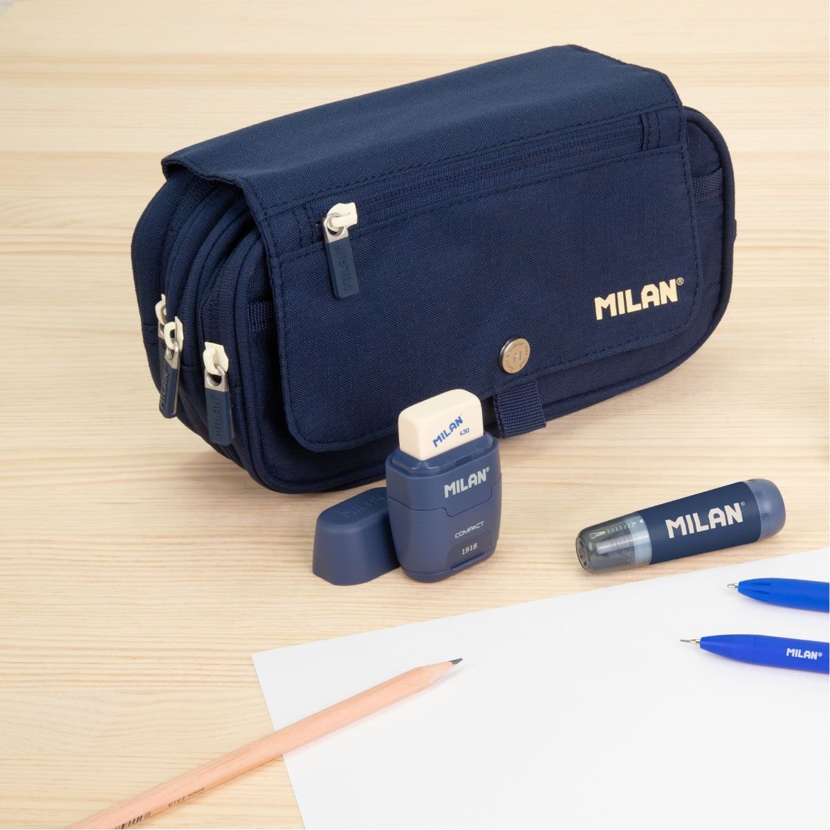 EAN 8411574104322 - Milan 08149SNCB caja de lápices Estuche suave Poliéster Azul imagen 2