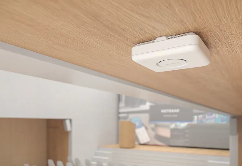 EAN 0606449169331 - NETGEAR WBE710 Blanco Energía sobre Ethernet (PoE) imagen 3