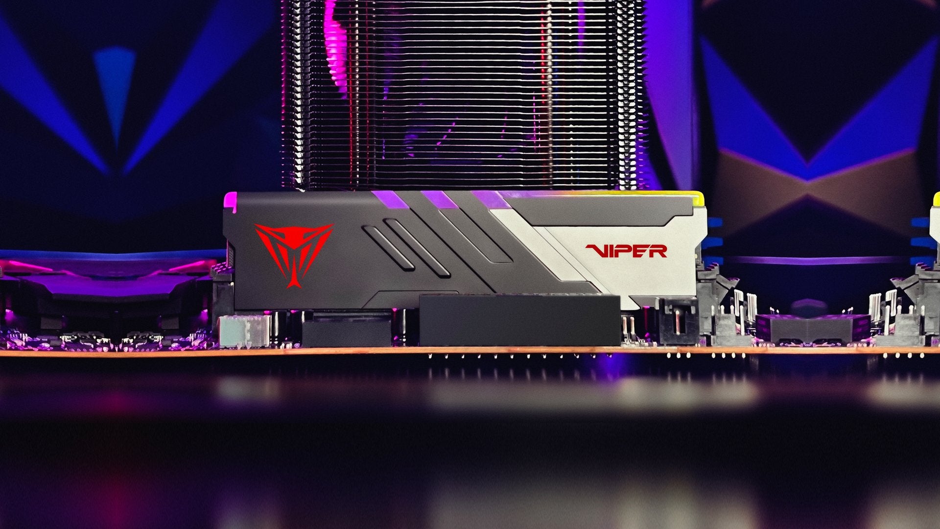 EAN 4711378428209 - Patriot Memory Viper Venom módulo de memoria 32 GB 2 x 16 GB DDR5 6000 MT/s 288-pin DIMM ECC imagen 3