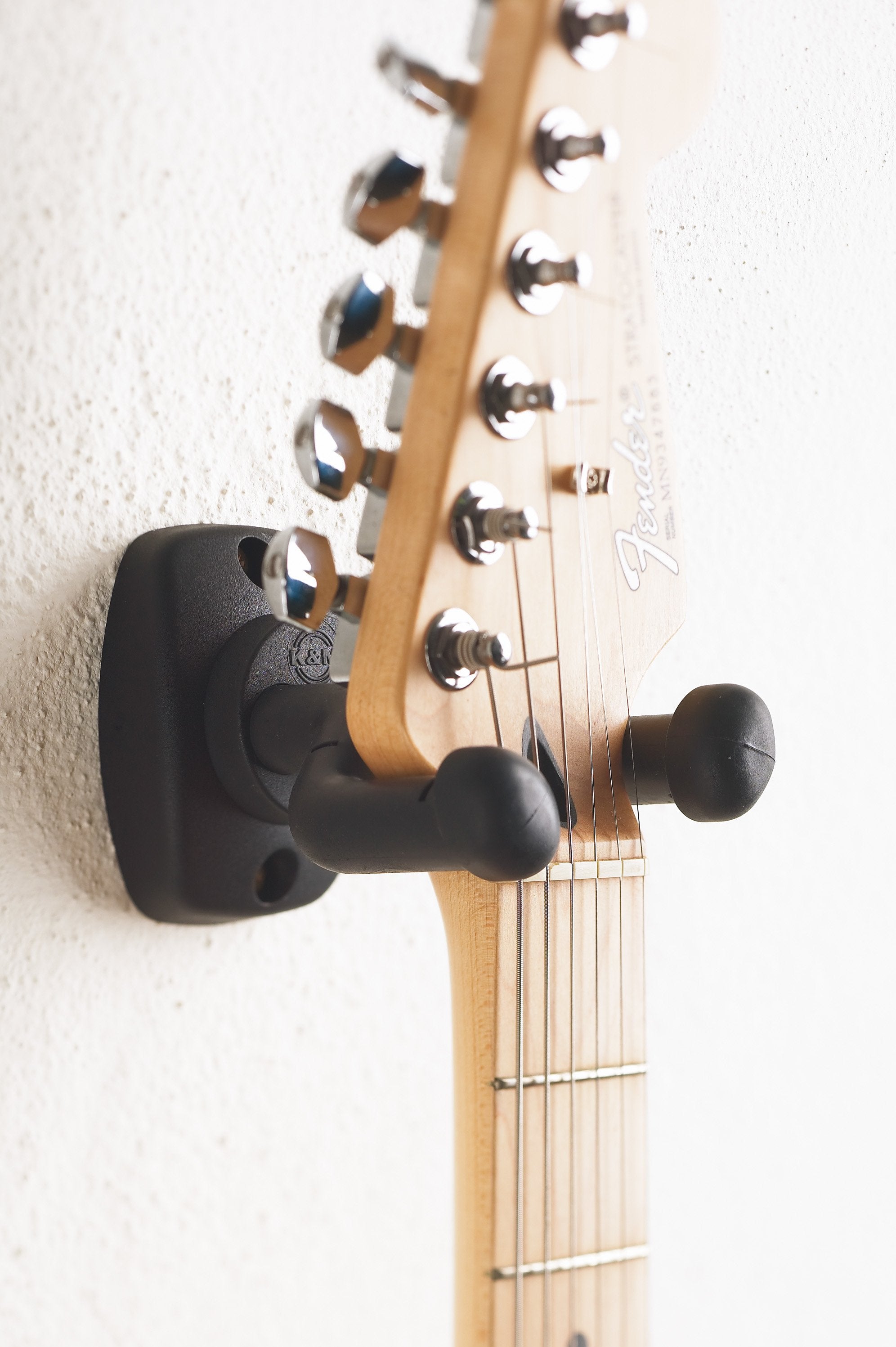 K&M 16250 Wall Mount For Guitar