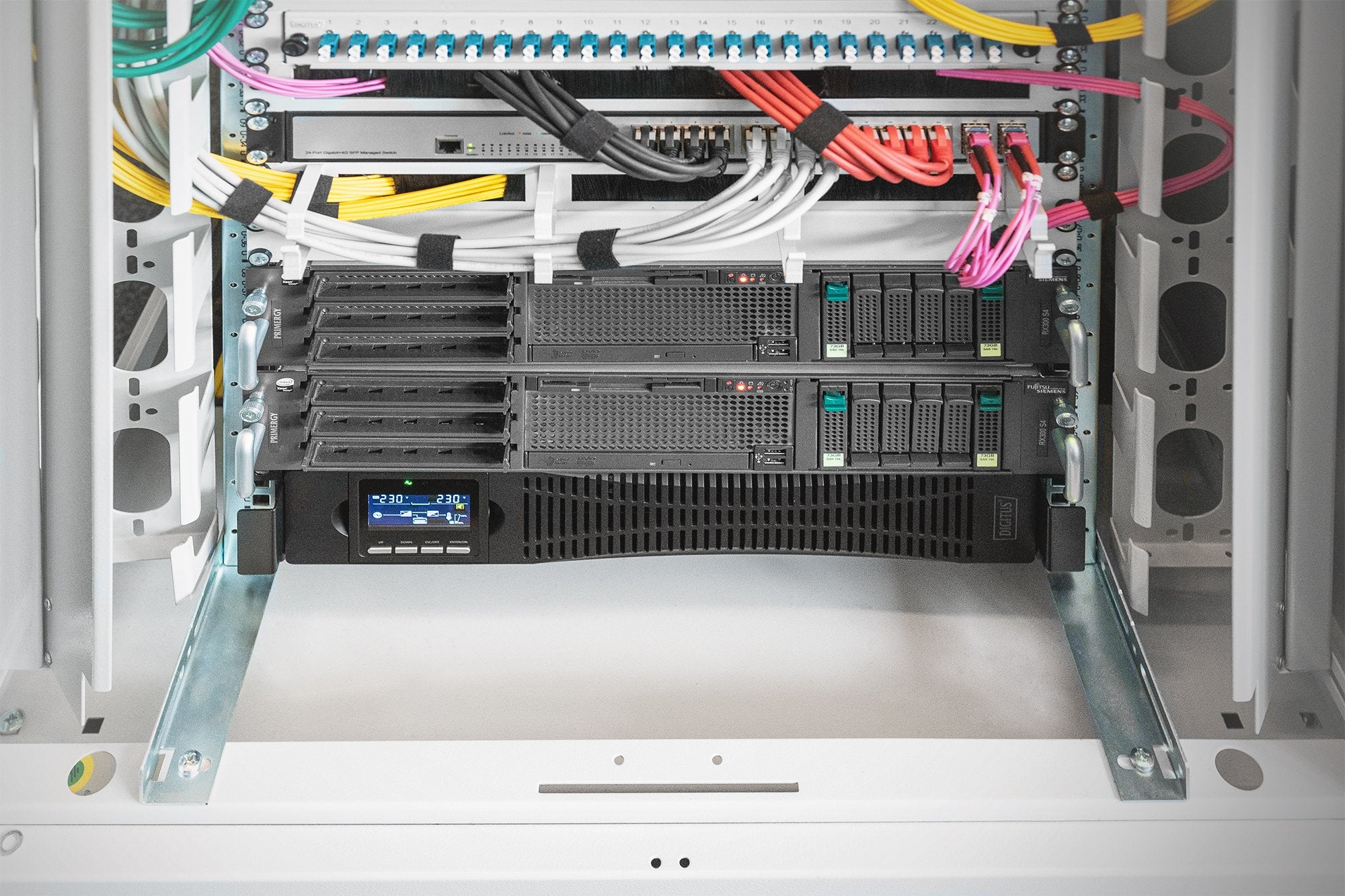 EAN 4016032474654 - Digitus DN-170094 sistema de alimentación ininterrumpida (UPS) Doble conversión (en línea) 1,5 kVA 8 sali imagen 4