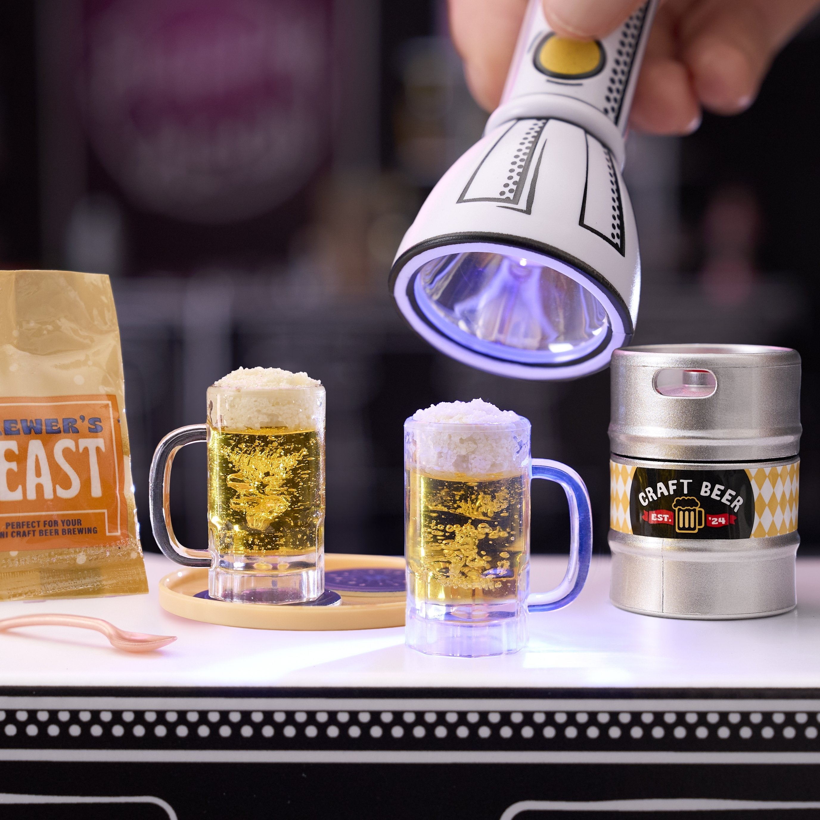 Mga Entertainment Mga'S Miniverso Make It Mini Happy Hour Mini Collectibles, Artesan Artículos Ordenados 513841-Euc