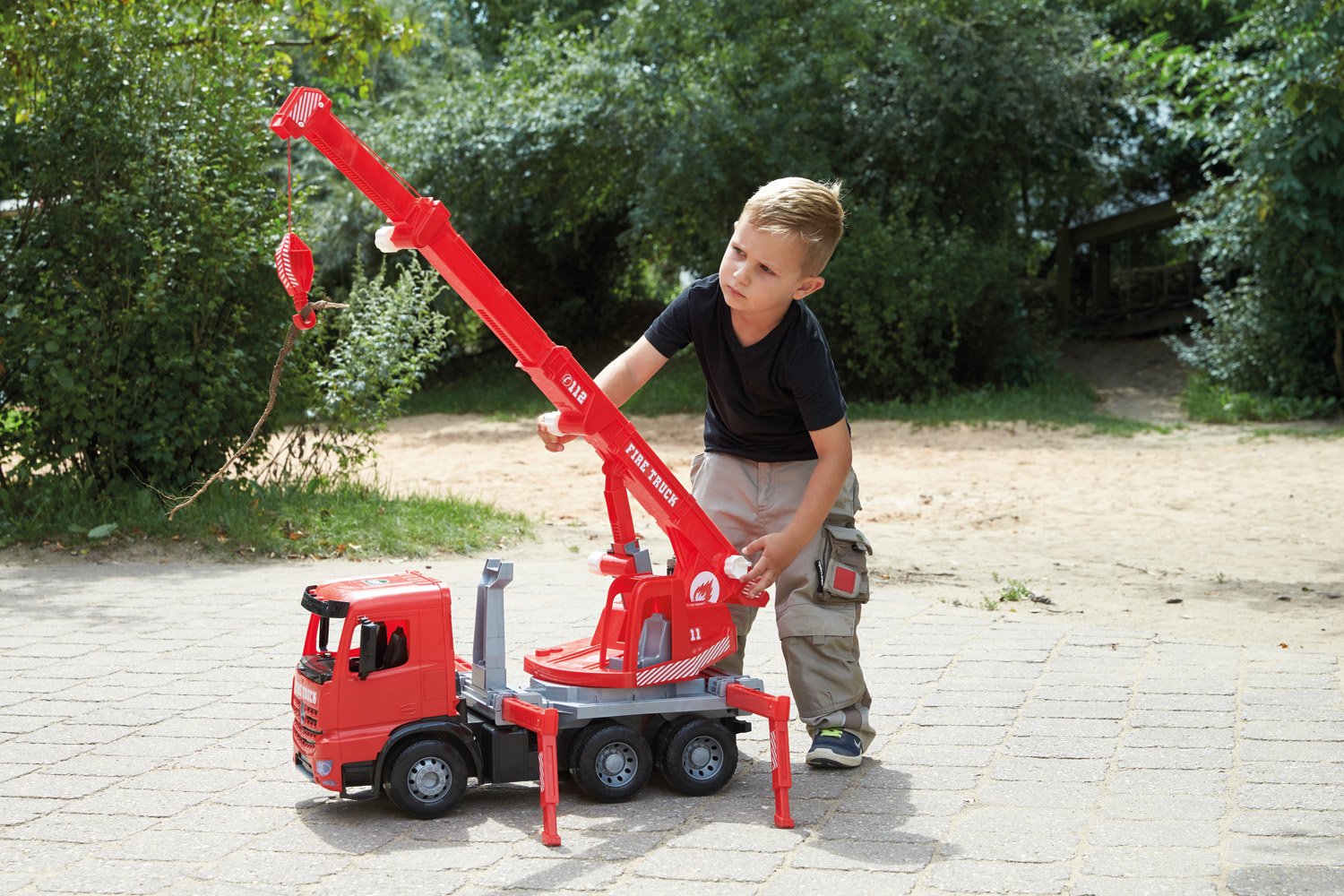 EAN 4006942831302 - Lena GIGA TRUCKS Fire Crane truck Arocs imagen 2