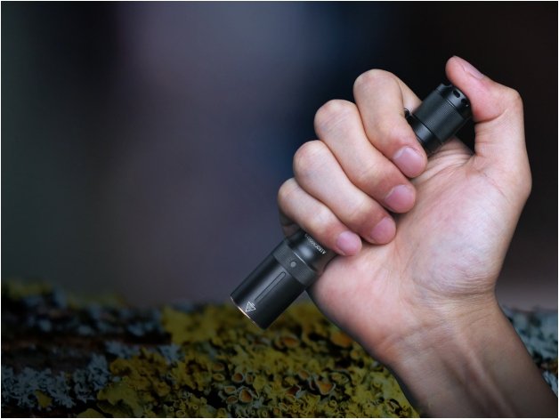 Linterna De Mano Led Fenix E20 V2.0 Negro