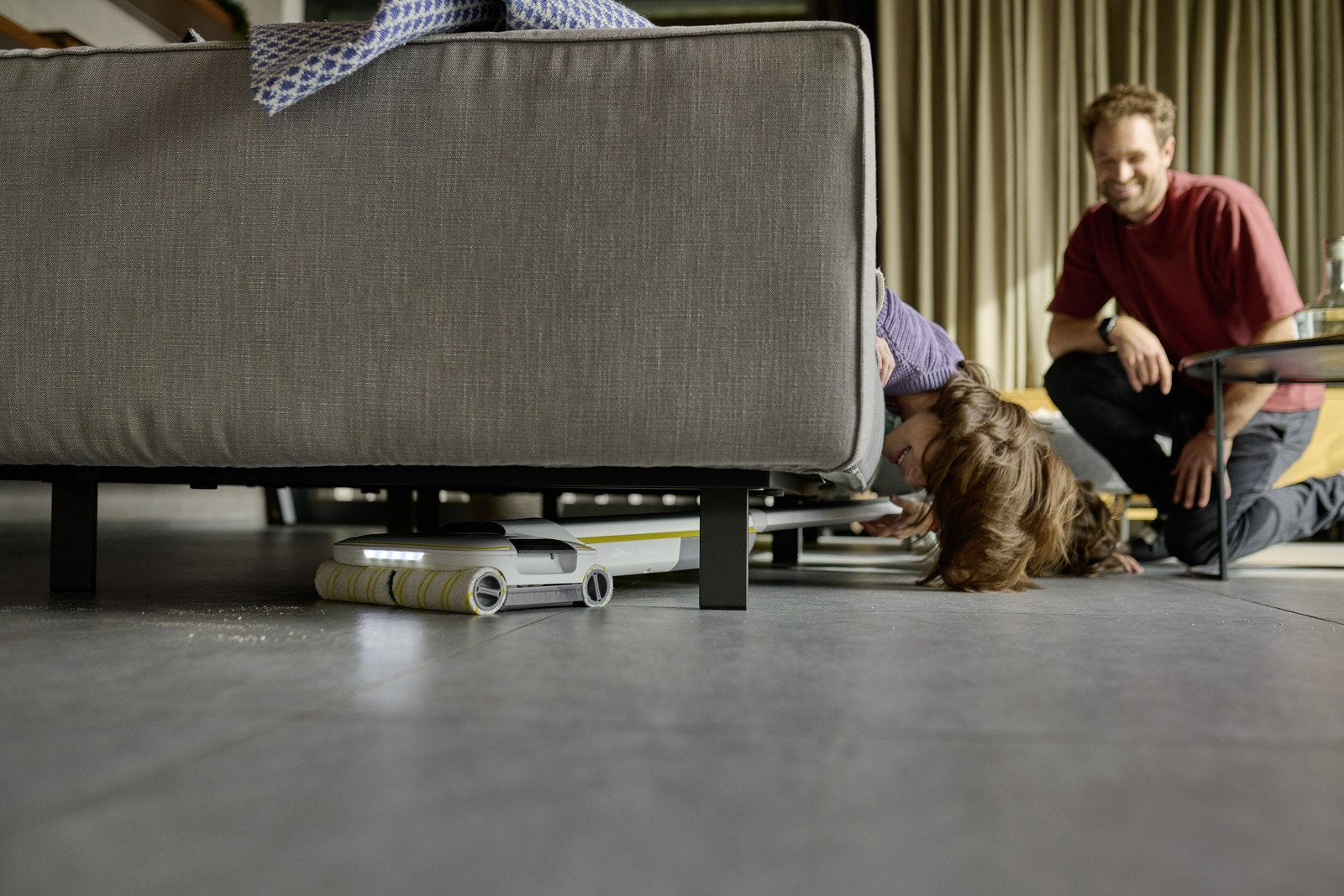 EAN 4066529000033 - Kärcher FC 8 Smart Signature Line Escoba eléctrica Batería Húmedo Sin bolsa Plata, Blanco, Amarillo 2,85 imagen 2