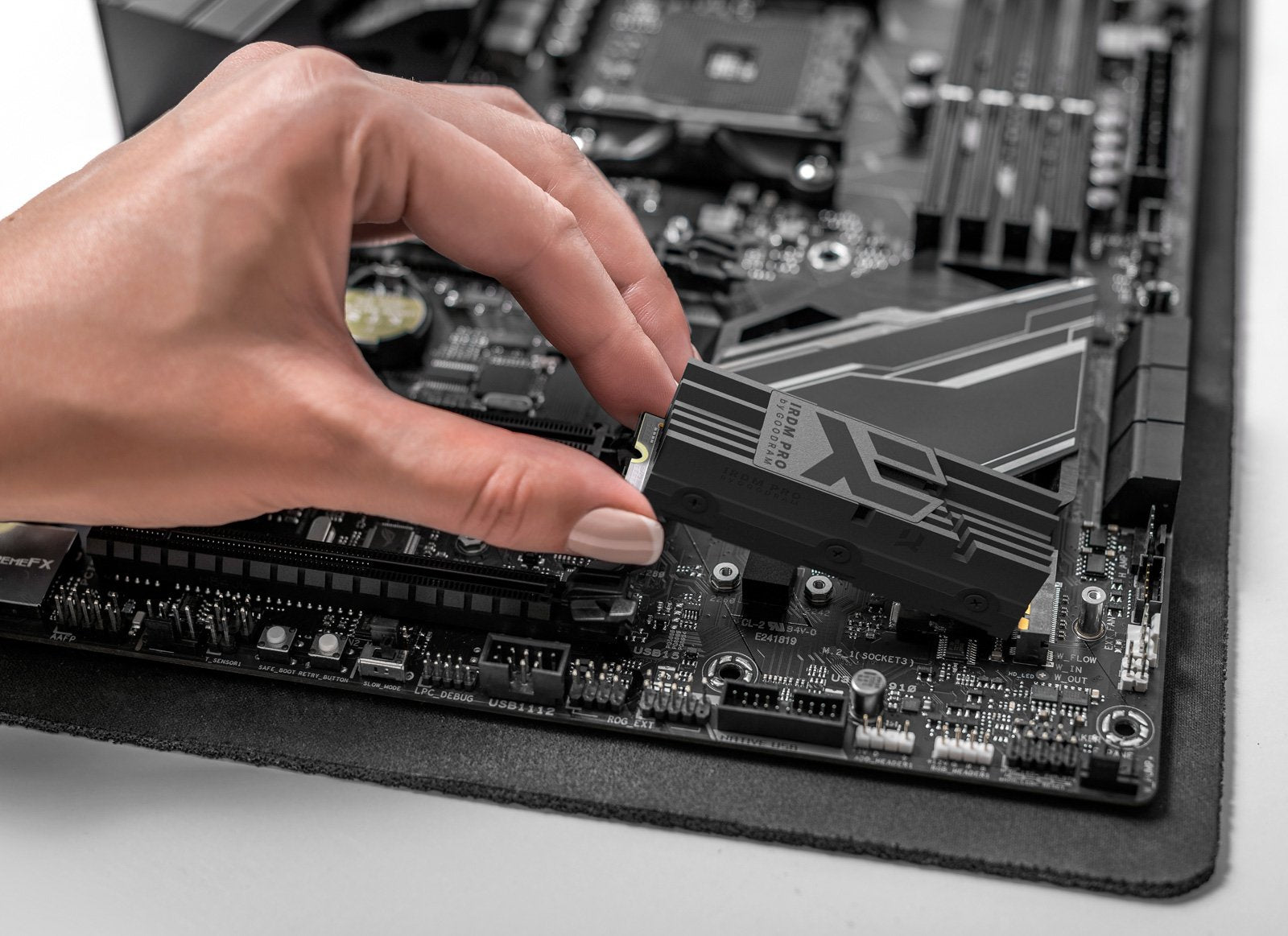 EAN 5908267961407 - Goodram IRDM PRO 1 TB M.2 PCI Express 4.0 NVMe 3D TLC imagen 8