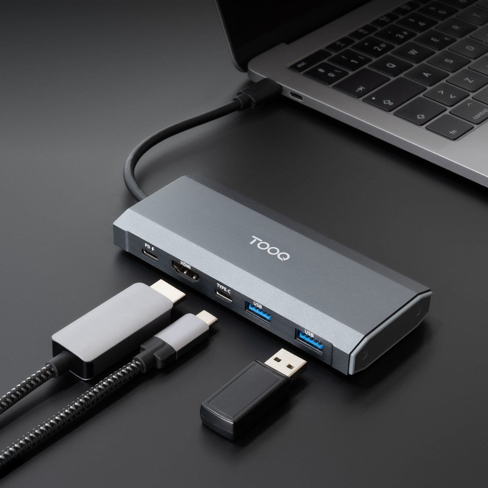Docking Usb Tipo-C Tooq Tqe-2241g Ranura Ssd M.2 1xhdmi 2xusb 1xusb Tipo-C 1xlector Tarjetas 1xusb Tipo-C Pd
