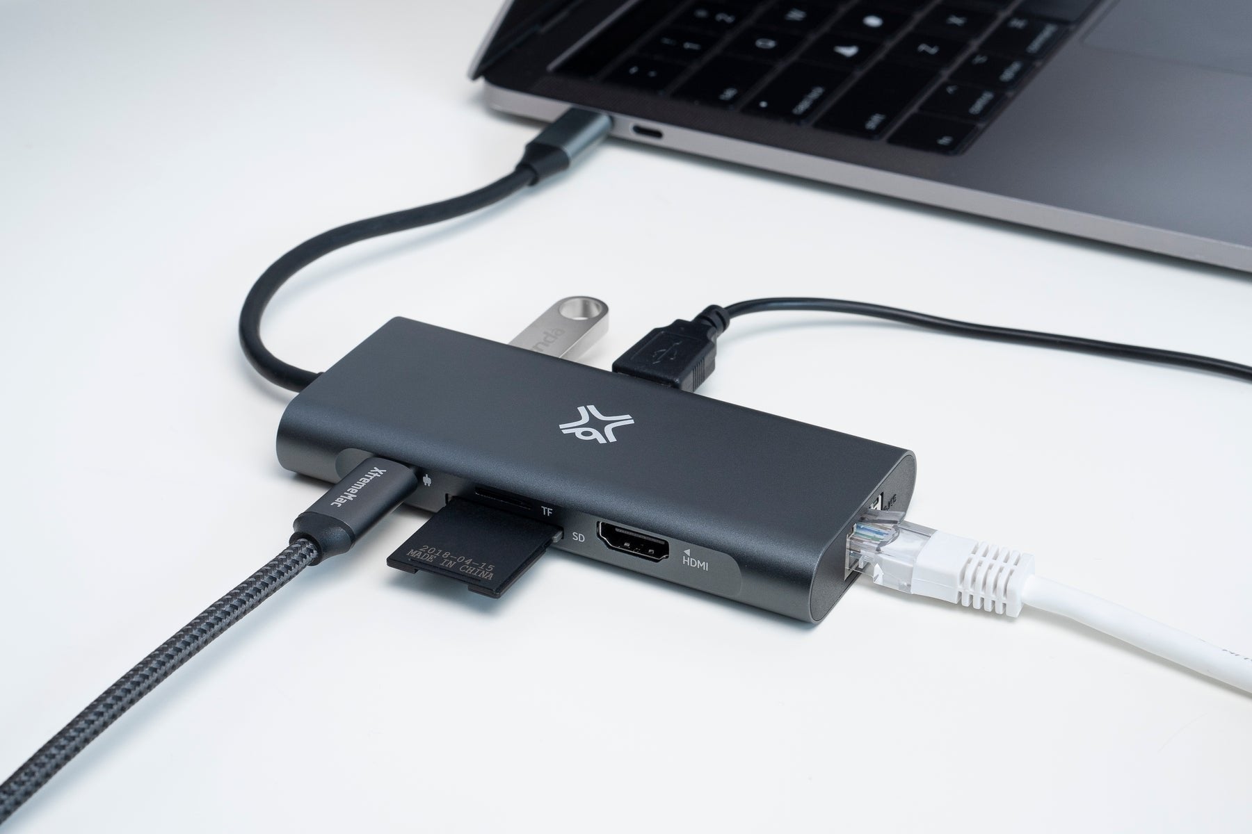 Xwh-Hub8-13 Xtrememac Hub Usb-C 8-Port