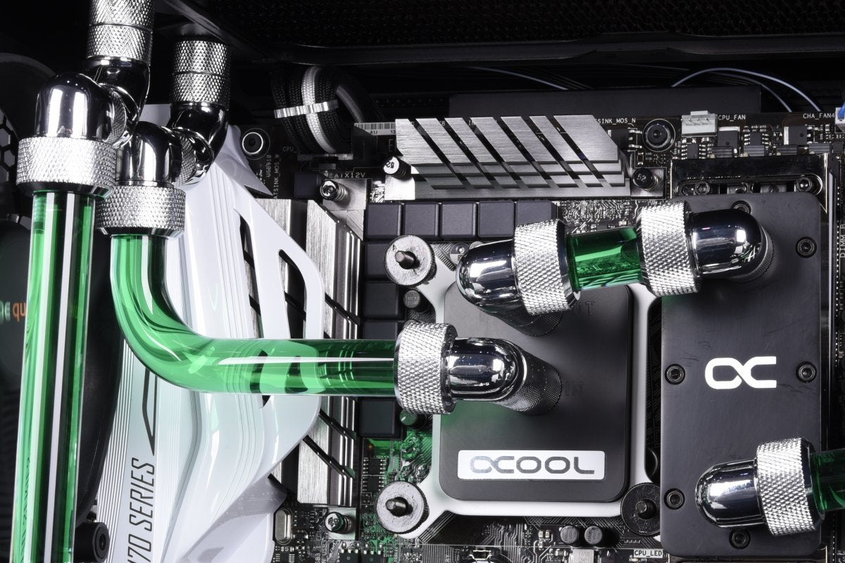 Enlace Alphacool Eiszapfen 16mm Hardtube Anschraubtülle 90° Drehbar, 17394