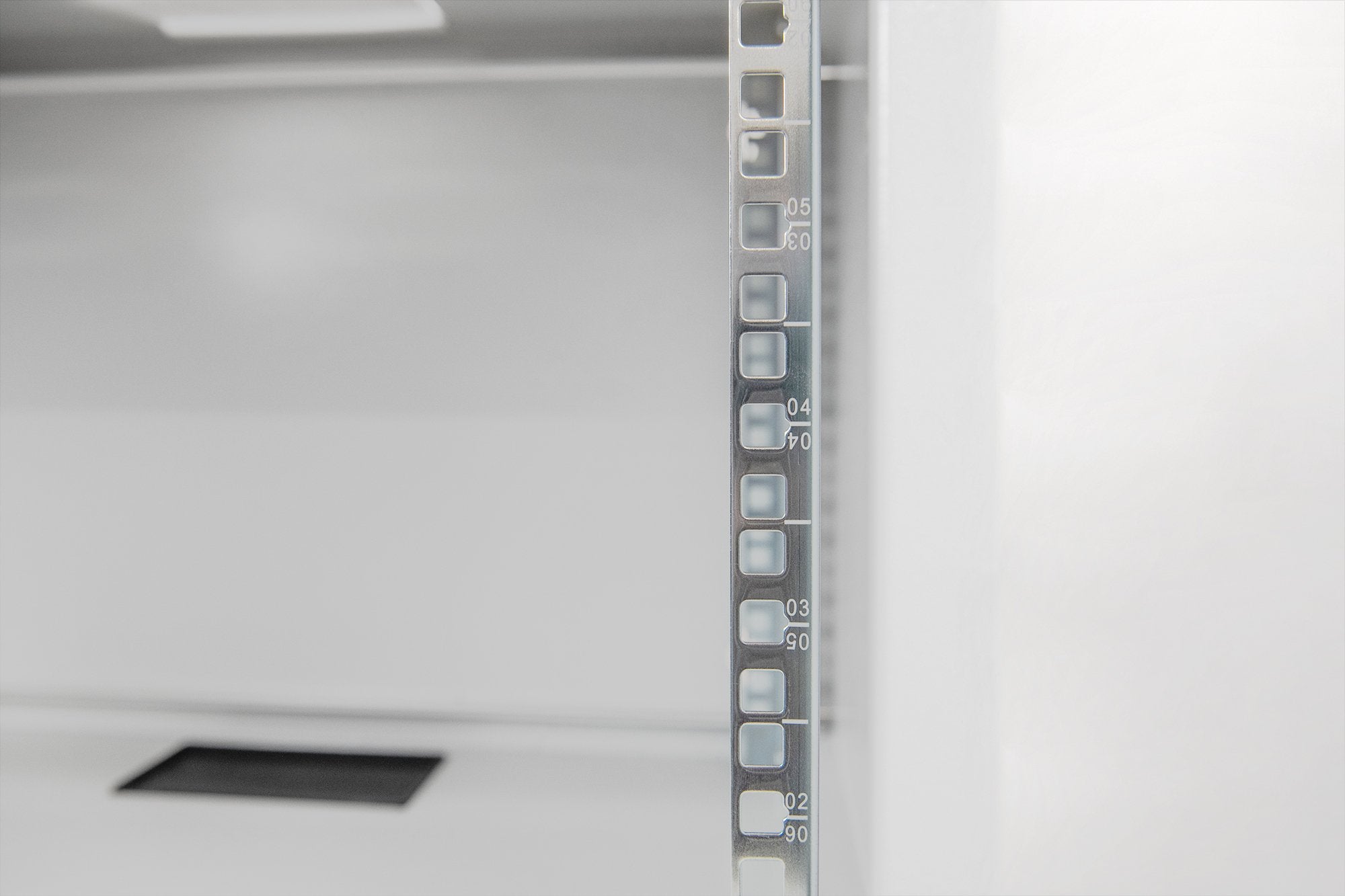 EAN 4016032330967 - Digitus DN-19 12-U-S-1 armario rack 12U Bastidor de pared Gris imagen 7