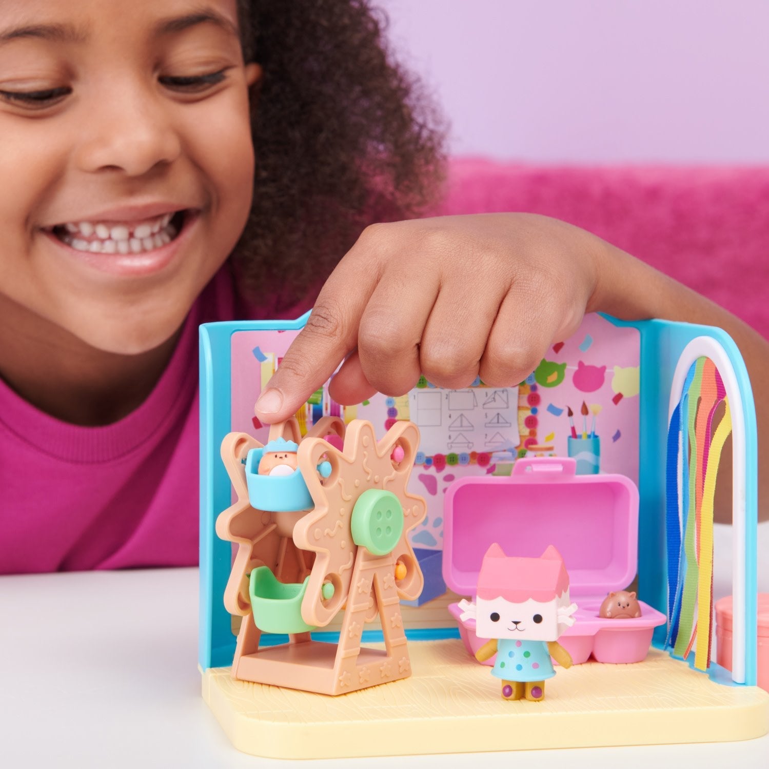 Spin Master Gabby'S Dollhouse Deluxe Room-A-Re-Room, Telón De Fondo 6064151