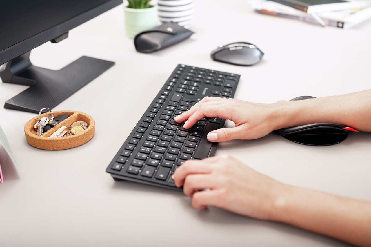 EAN 4025112097218 - CHERRY KW 9100 SLIM teclado Universal RF Wireless + Bluetooth Negro imagen 8