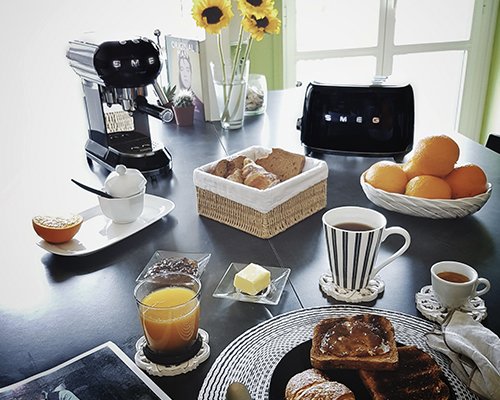 EAN 8017709187002 - Smeg TSF01BLEU tostadora 6 2 rebanada(s) 950 W Negro imagen 19