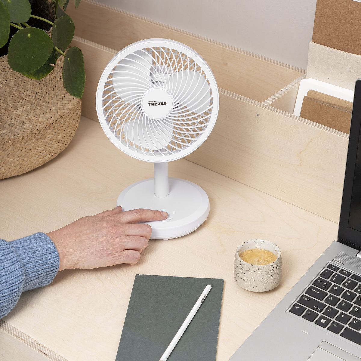 Ventilador De Mesa Usb Portátil Tristar Ve-5841 4w 3 Aspas 4 Velocidades