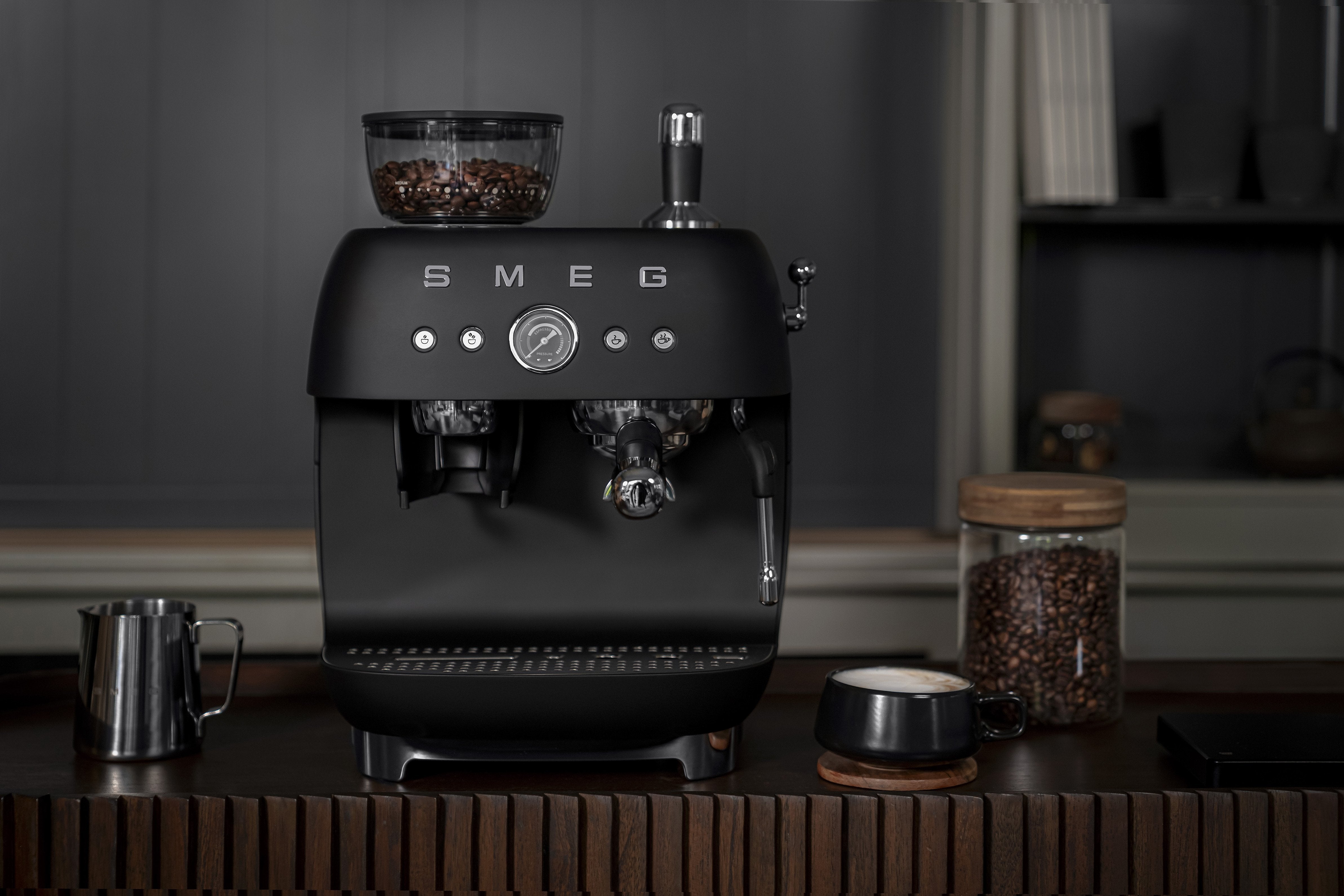Smeg Kaffeemaschine Man. Mahlwerk Egf03blmeu, Thermoblock, Dampfdüse, 1l,...