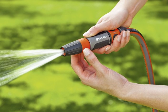 EAN 4078500010658 - Gardena 18300-50 pistola de pulverización de agua o boquilla Boquilla de lavado Negro, Gris, Naranja imagen 2