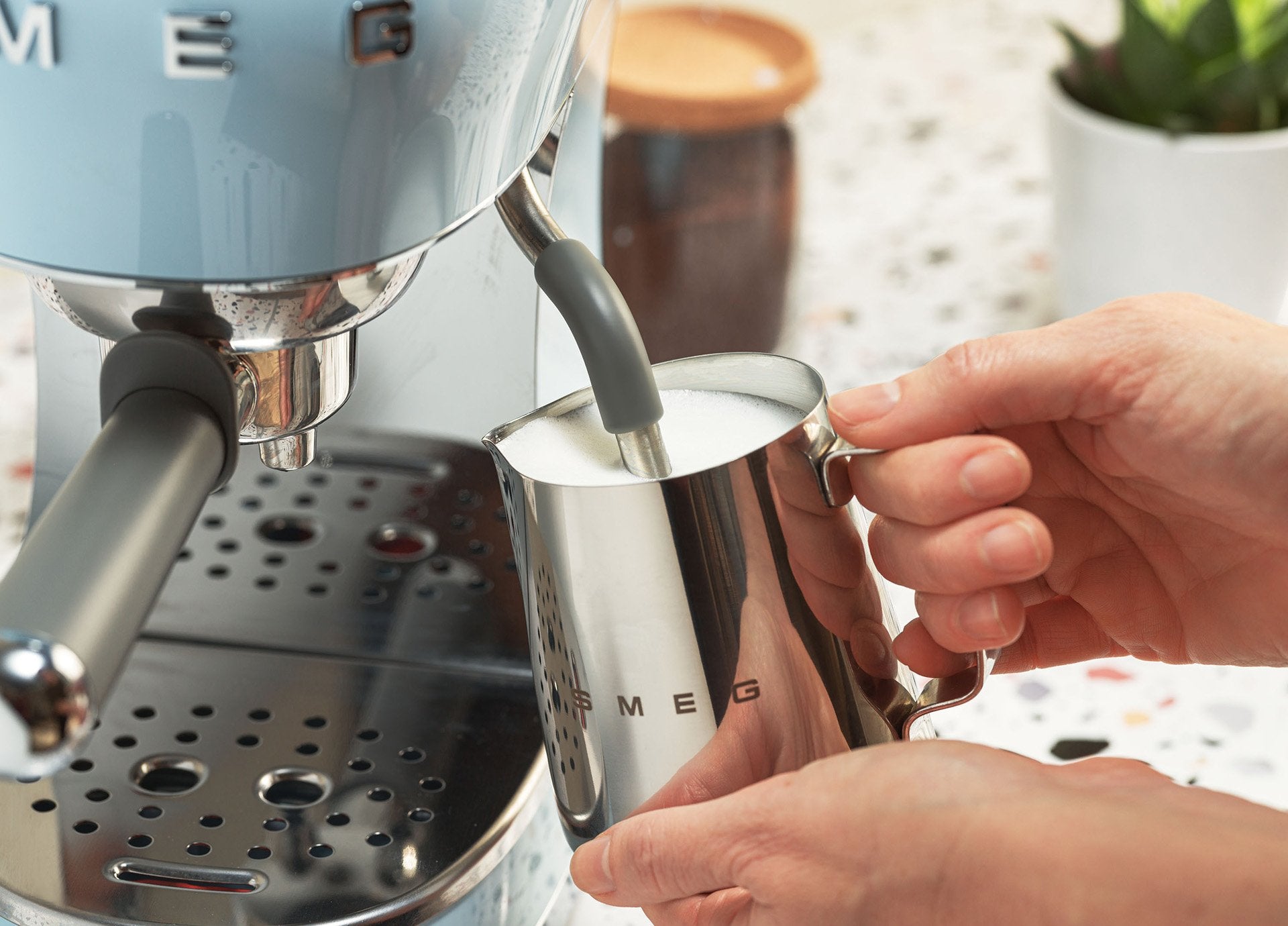 EAN 8017709324766 - Smeg ECF02PBEU cafetera eléctrica Manual Máquina espresso 1,1 L imagen 20