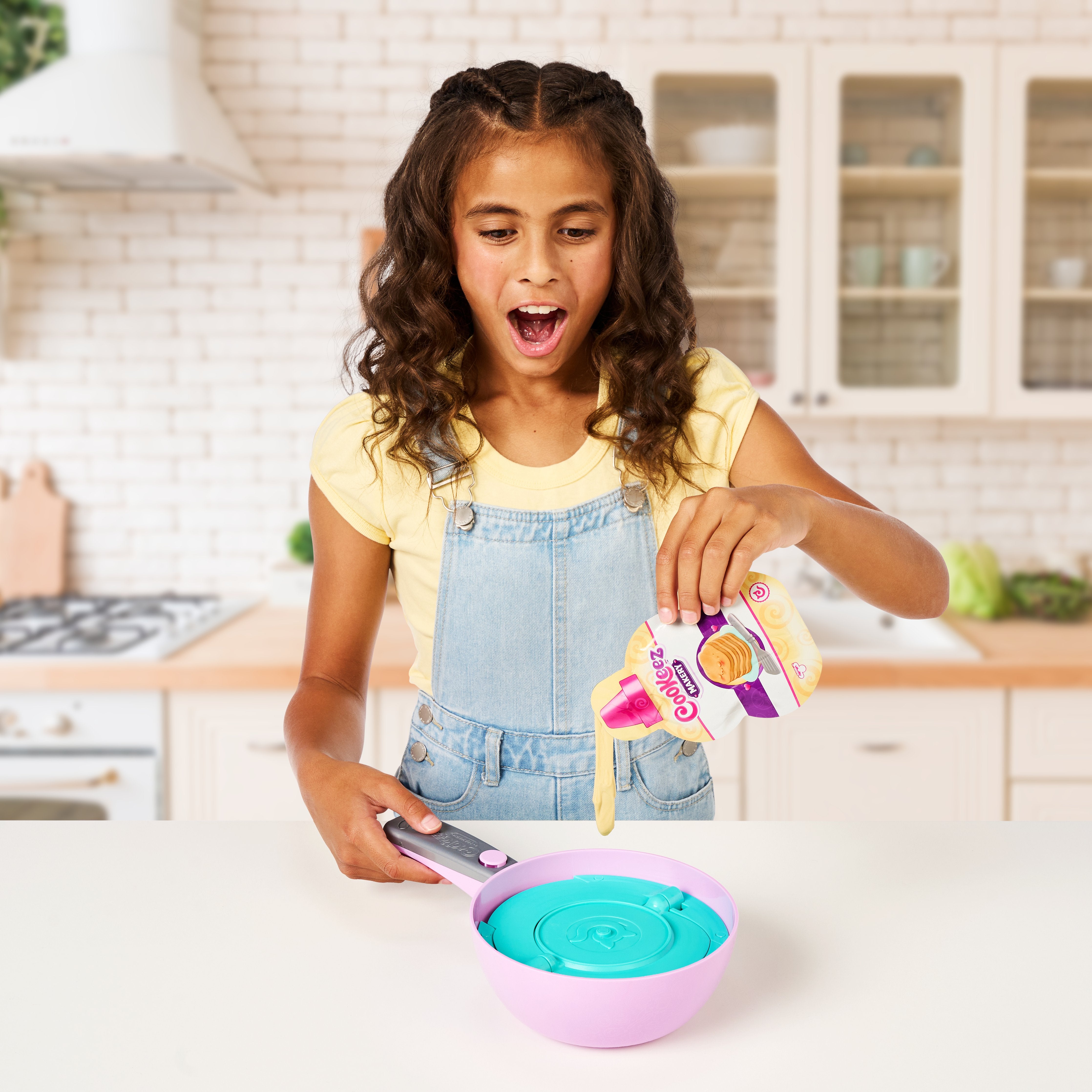 EAN 630996235089 - Moose Toys Cookeez Makery Pancake imagen 9