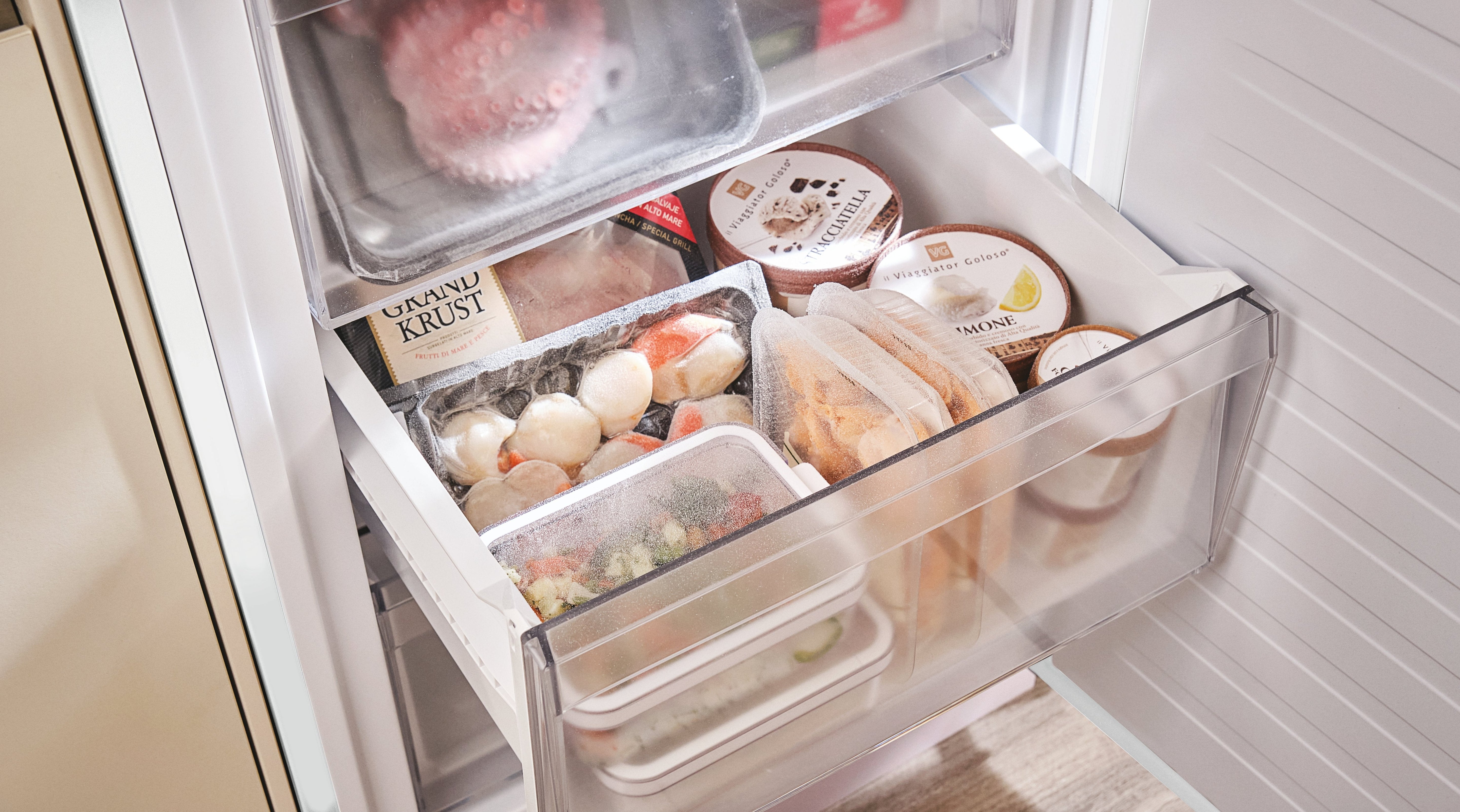 Cncq2t620dw Candy Fridge