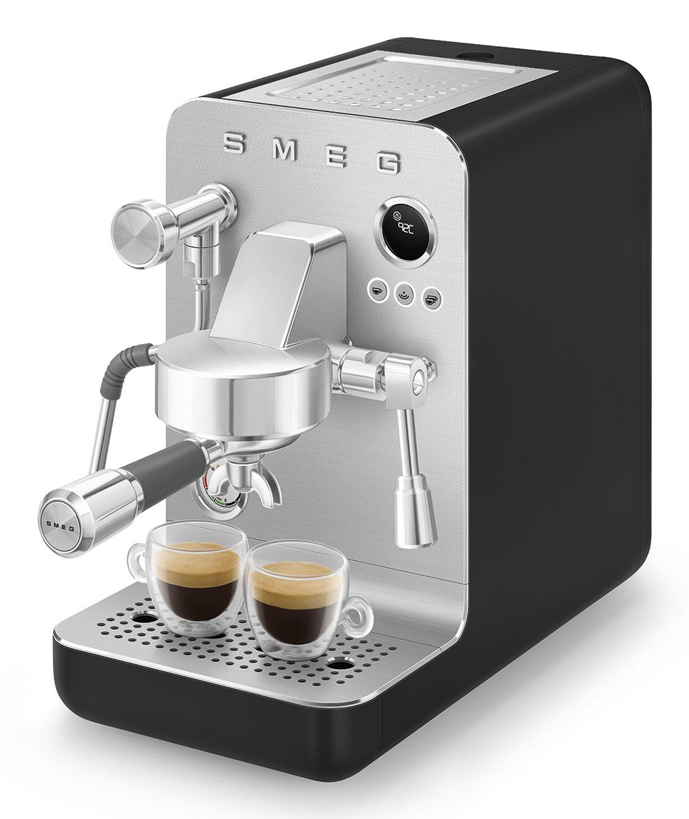 EAN 8010072255859 - Smeg EMC02BLMEU cafetera eléctrica Manual Máquina espresso 1,7 L imagen 10