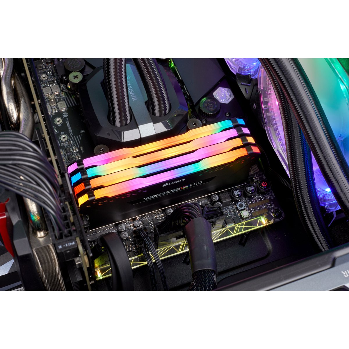 EAN 840006621423 - Corsair Vengeance RGB Pro CMW128GX4M4D3000C16 módulo de memoria 128 GB 4 x 32 GB DDR4 288-pin DIMM imagen 4