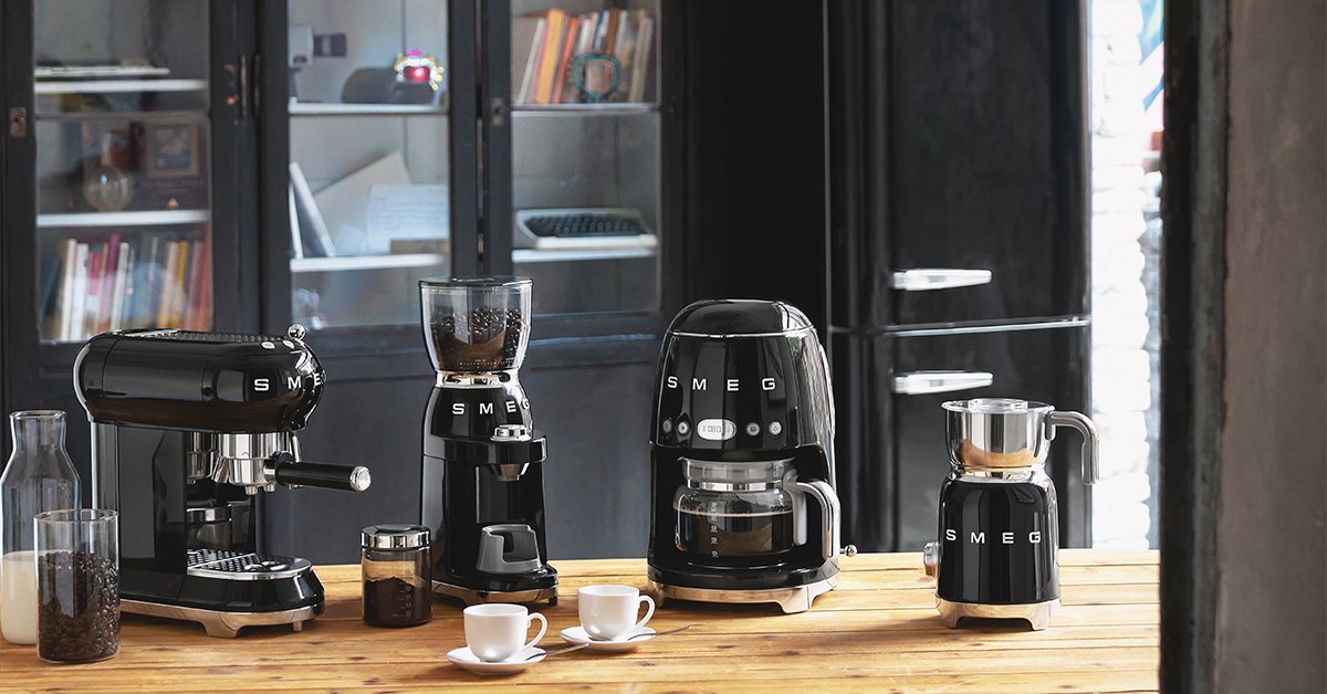 EAN 8017709280512 - Smeg DCF02BLEU cafetera eléctrica Manual Cafetera de filtro 1,4 L imagen 9