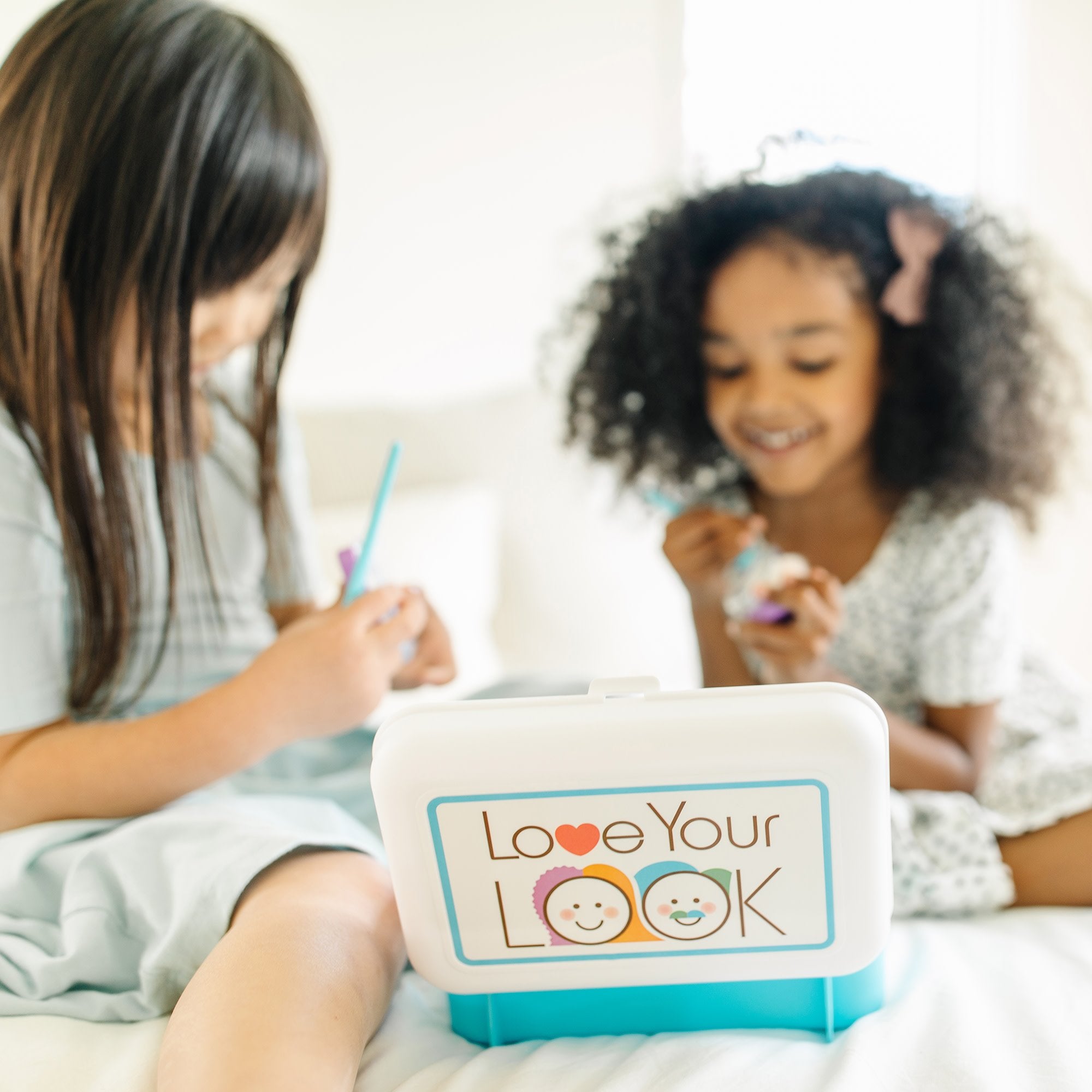 EAN 681147005693 - Melissa & Doug MPP PYS LoveYourLookMkupKitPlyst GML imagen 4