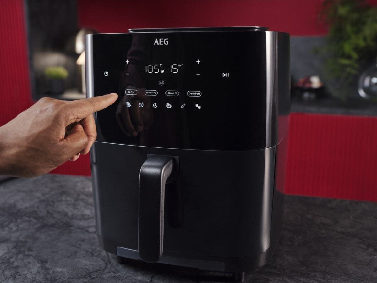 EAN 7333394032634 - AEG AAF7SB Sencillo 6,9 L 1700 W Freidora de aire caliente Negro imagen 8