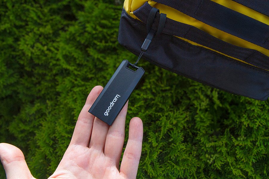 EAN 5908267913062 - Goodram SSDR-GMRE-02T-K0 unidad externa de estado sólido 2 TB 3.2 Gen 2 (3.1 Gen 2) Negro imagen 1