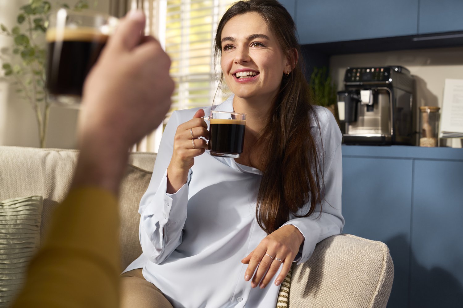 EAN 8710103894742 - Philips 2200 series EP2224/10 cafetera eléctrica Totalmente automática Máquina espresso 1,8 L imagen 5