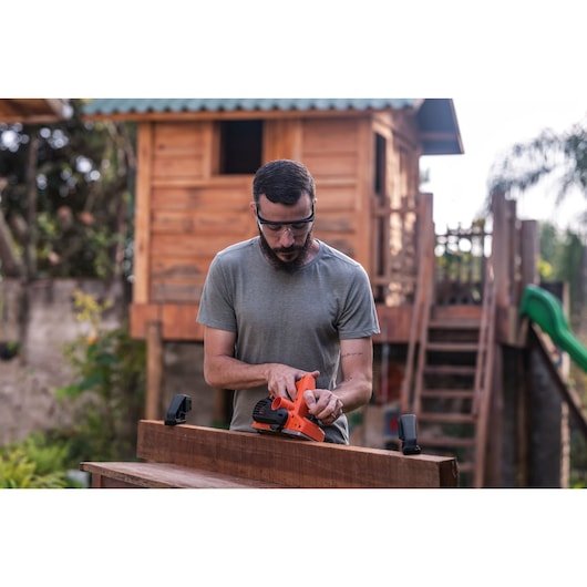 Cepillo Eléctrico 710w Bew712-Qs Black+Decker